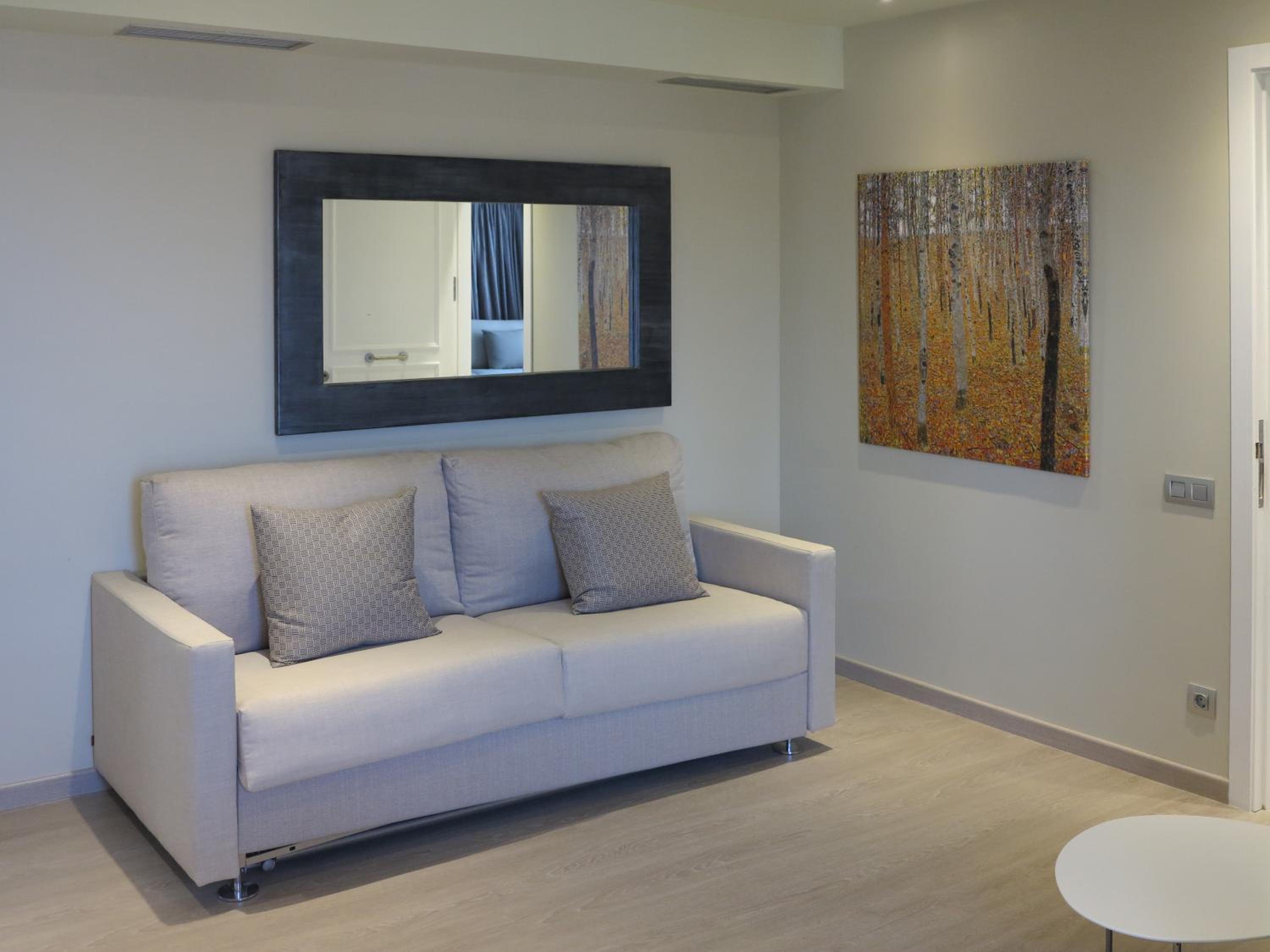 Suite with Terrace and City View photo 2