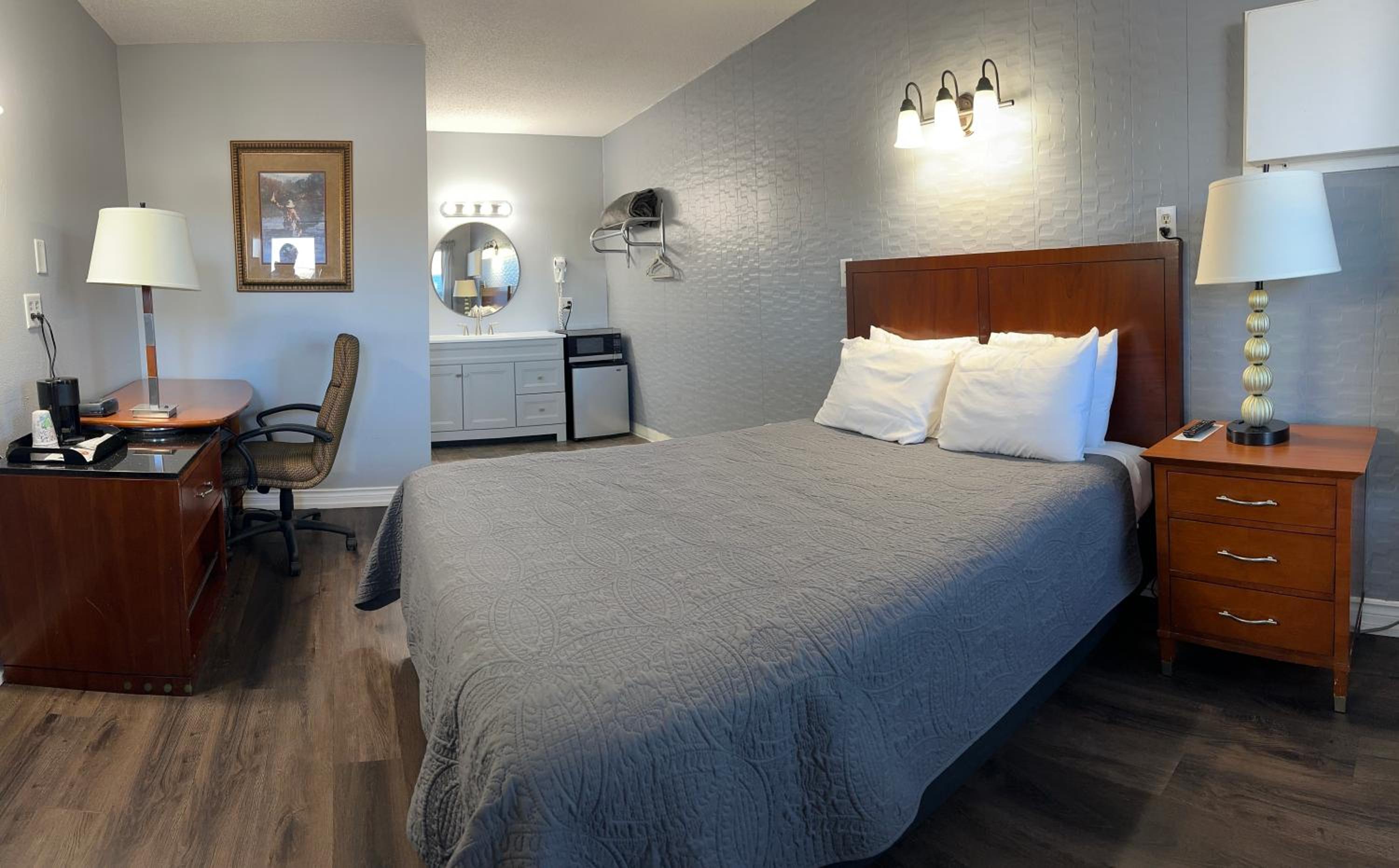 Queen Room - Photo 5