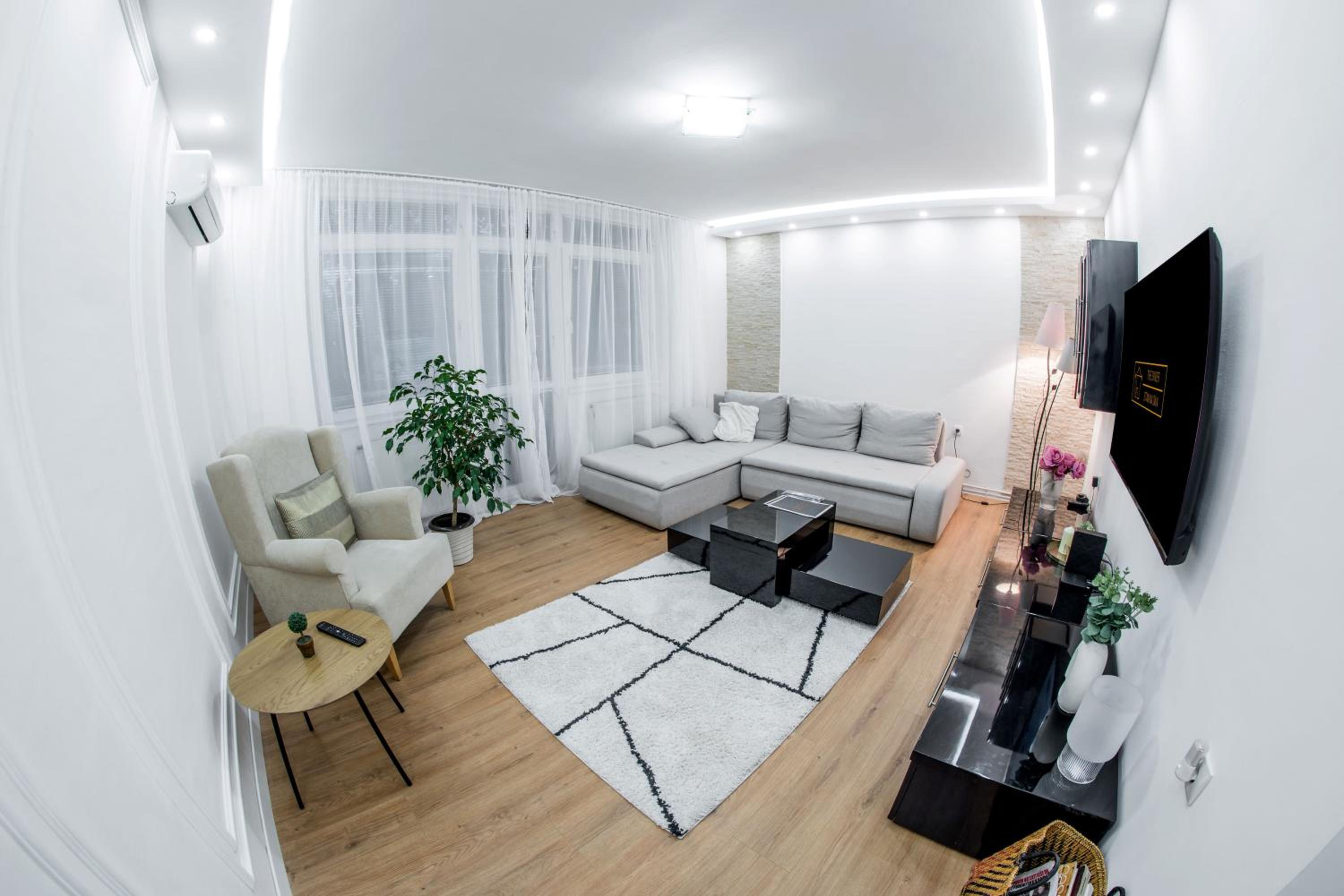 One-Bedroom Apartment photo 3
