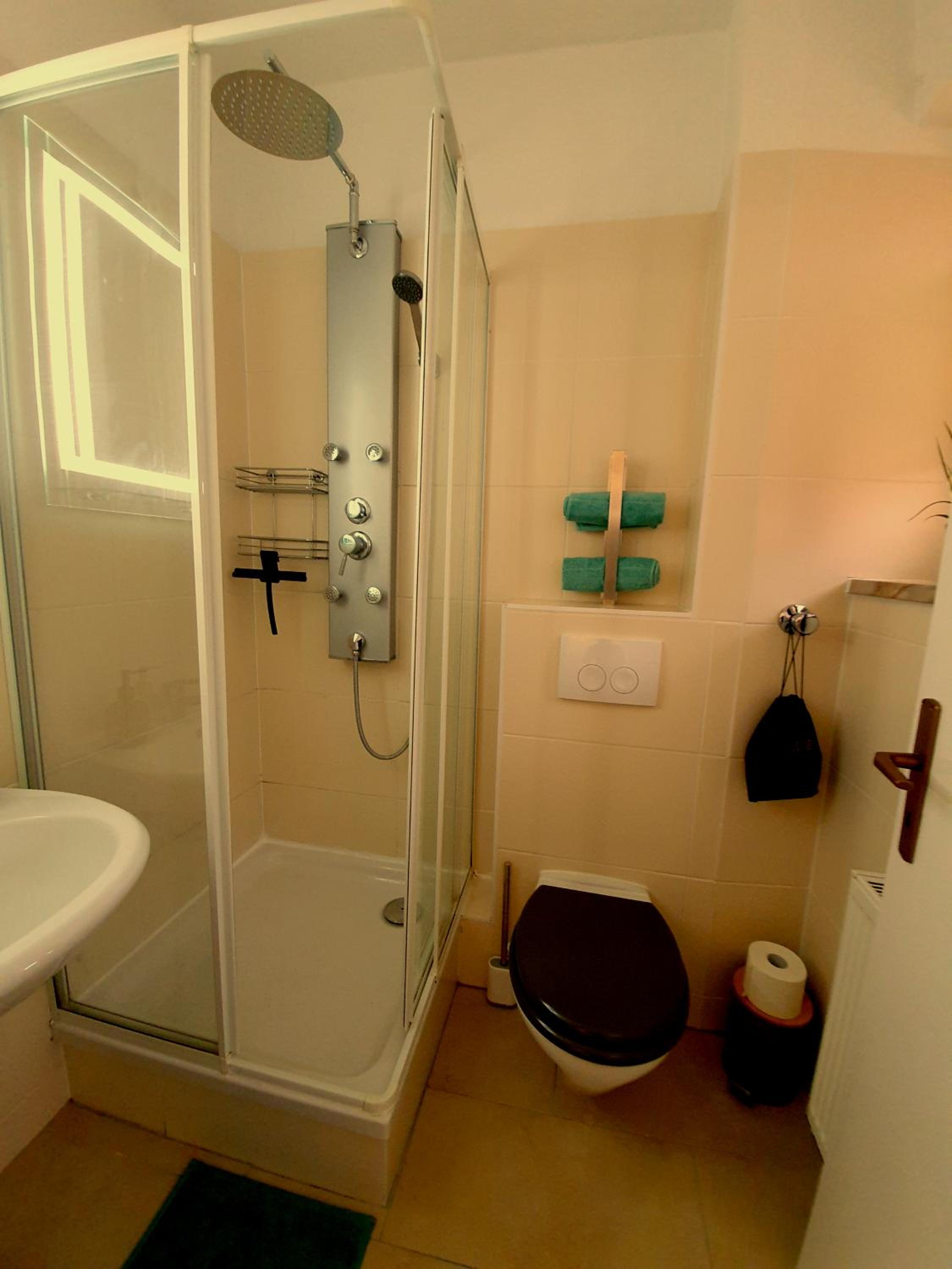 One-Bedroom Apartment photo 3