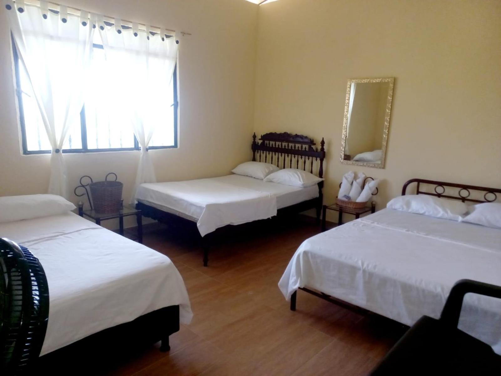 Double Room With Shared Bathroom photo 1
