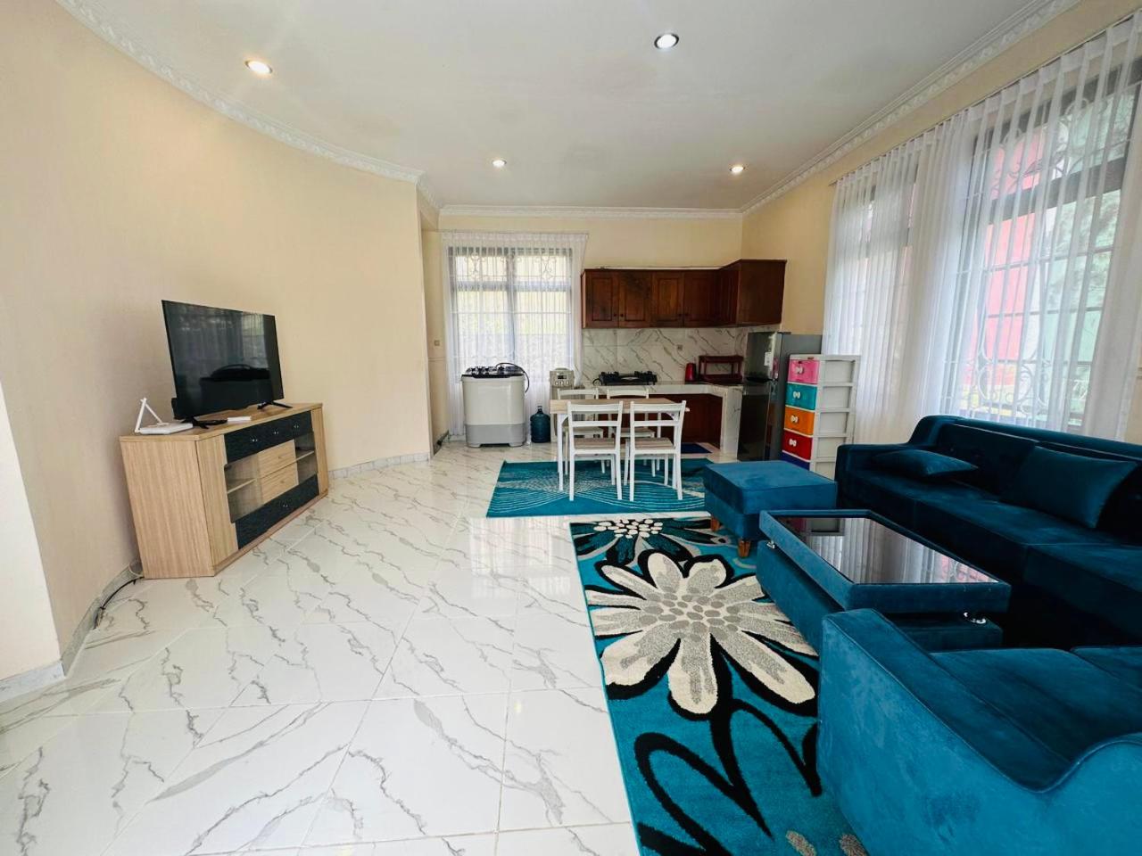 Two-Bedroom Villa - Photo 9