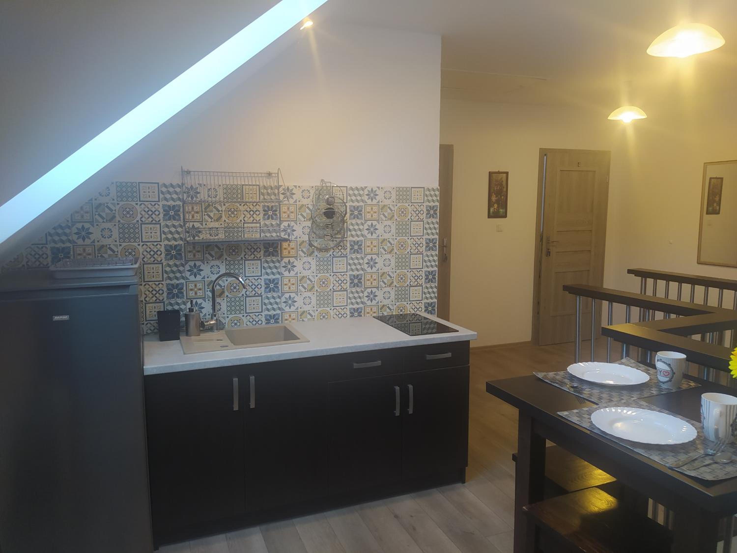Family Room with Shared Bathroom - Photo 9