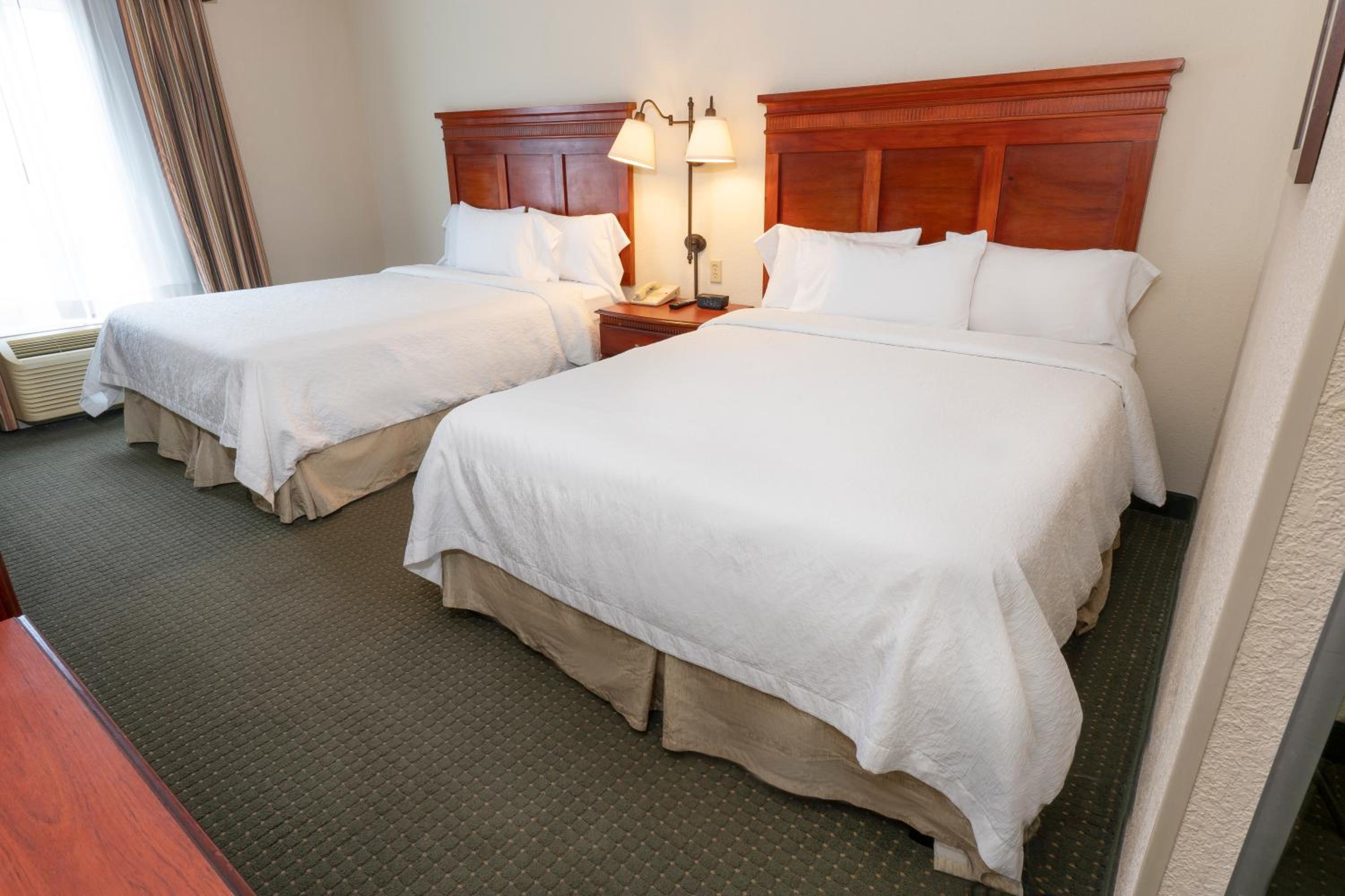 Room with Two Queen Beds - Non-Smoking - Photo 1
