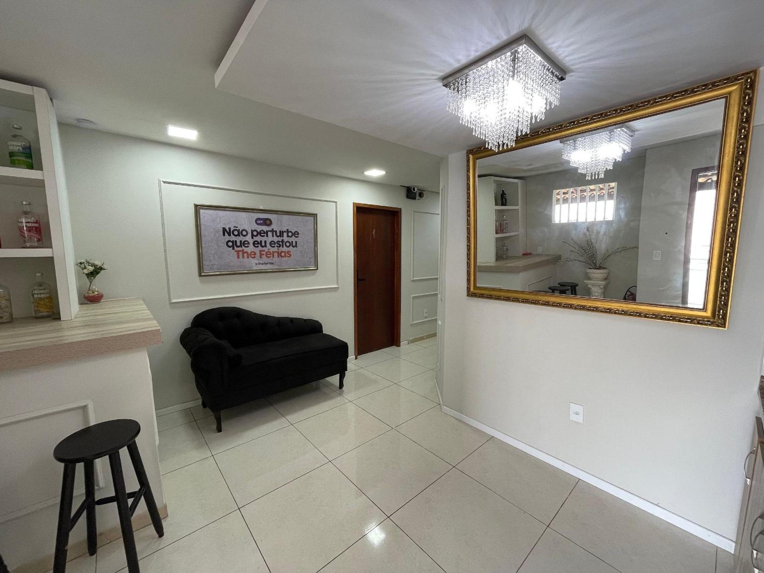Deluxe Suite - Photo 10