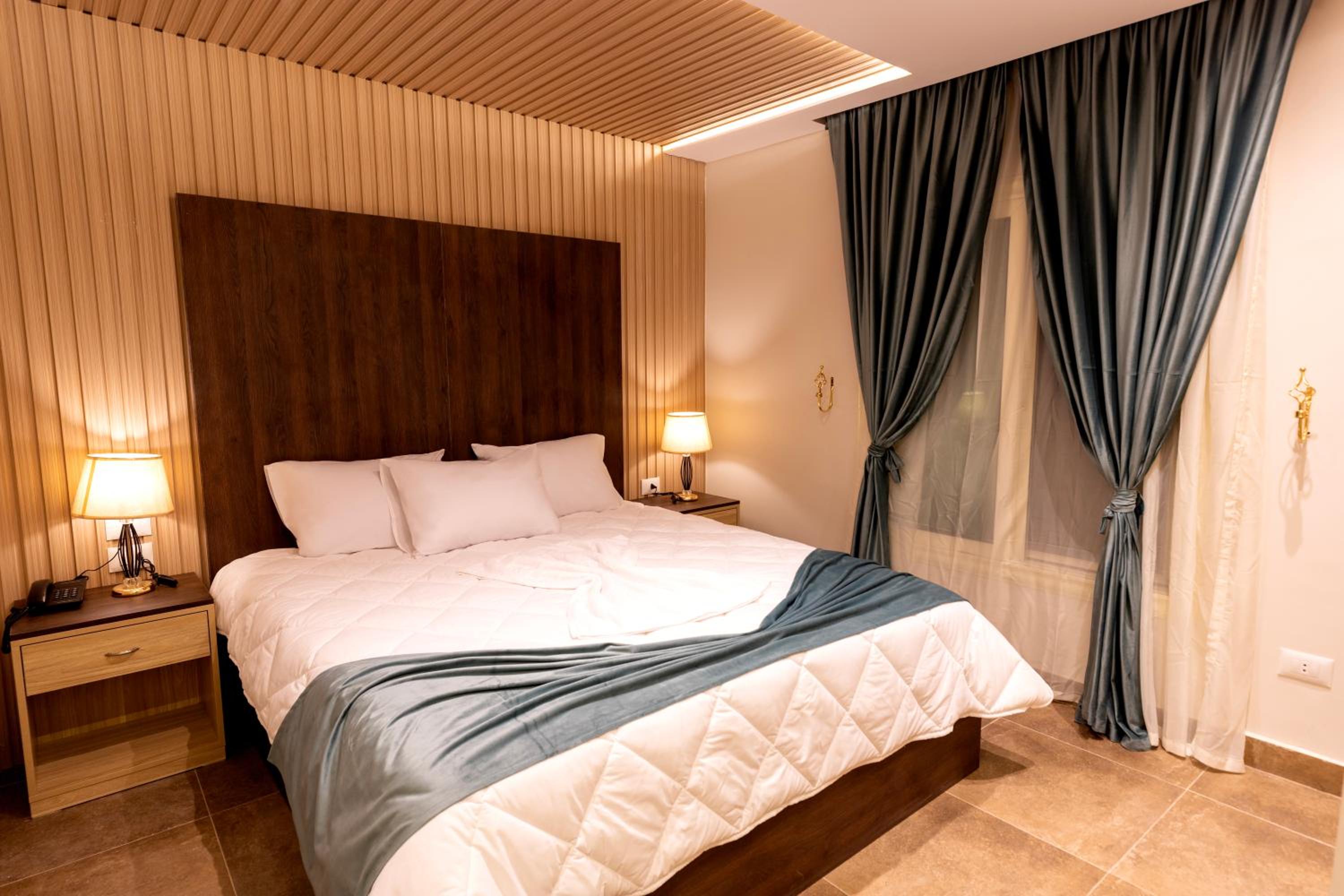 Superior Twin Room with pyramids view photo 3