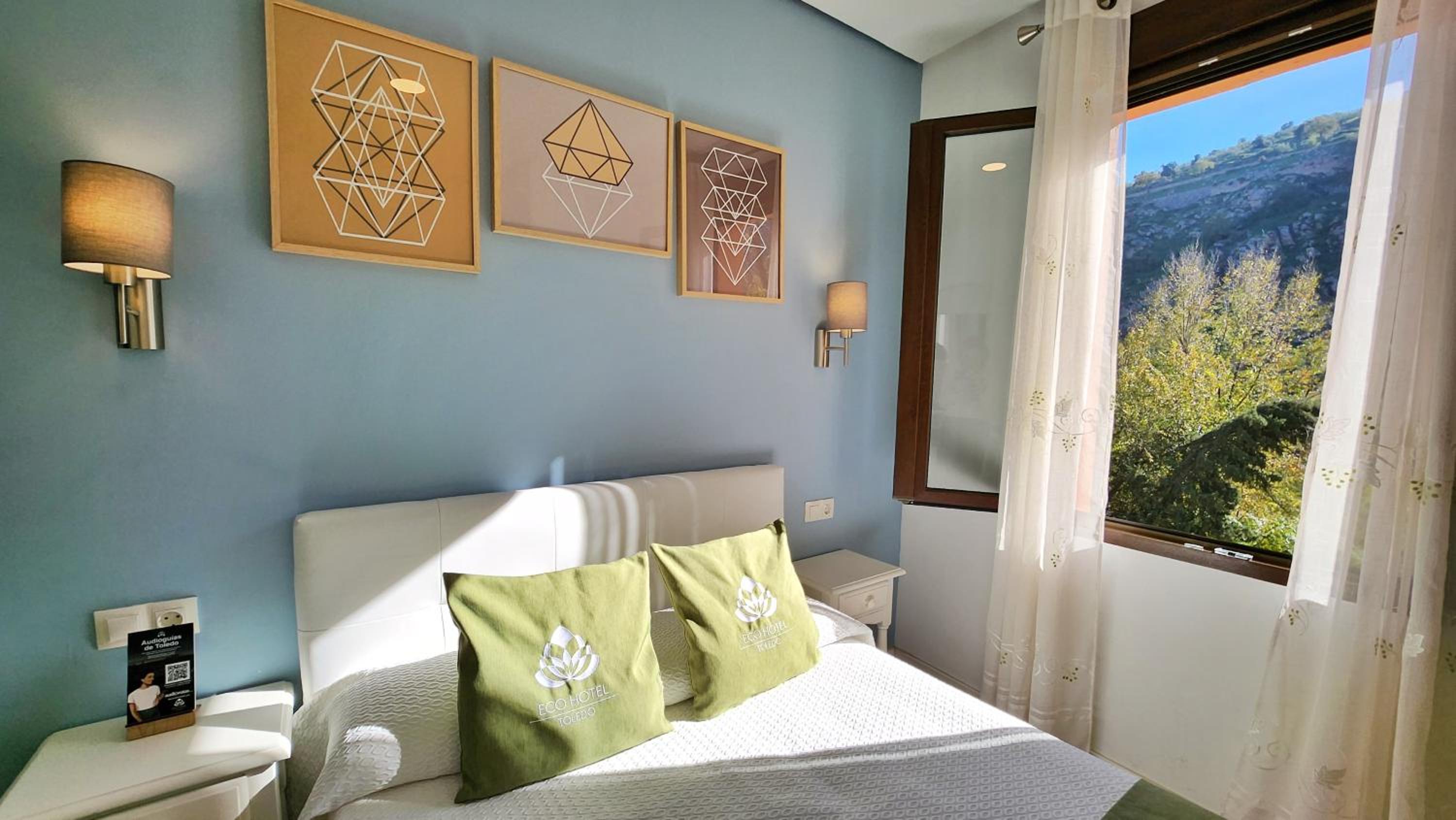 Standard Double Room - Photo 6