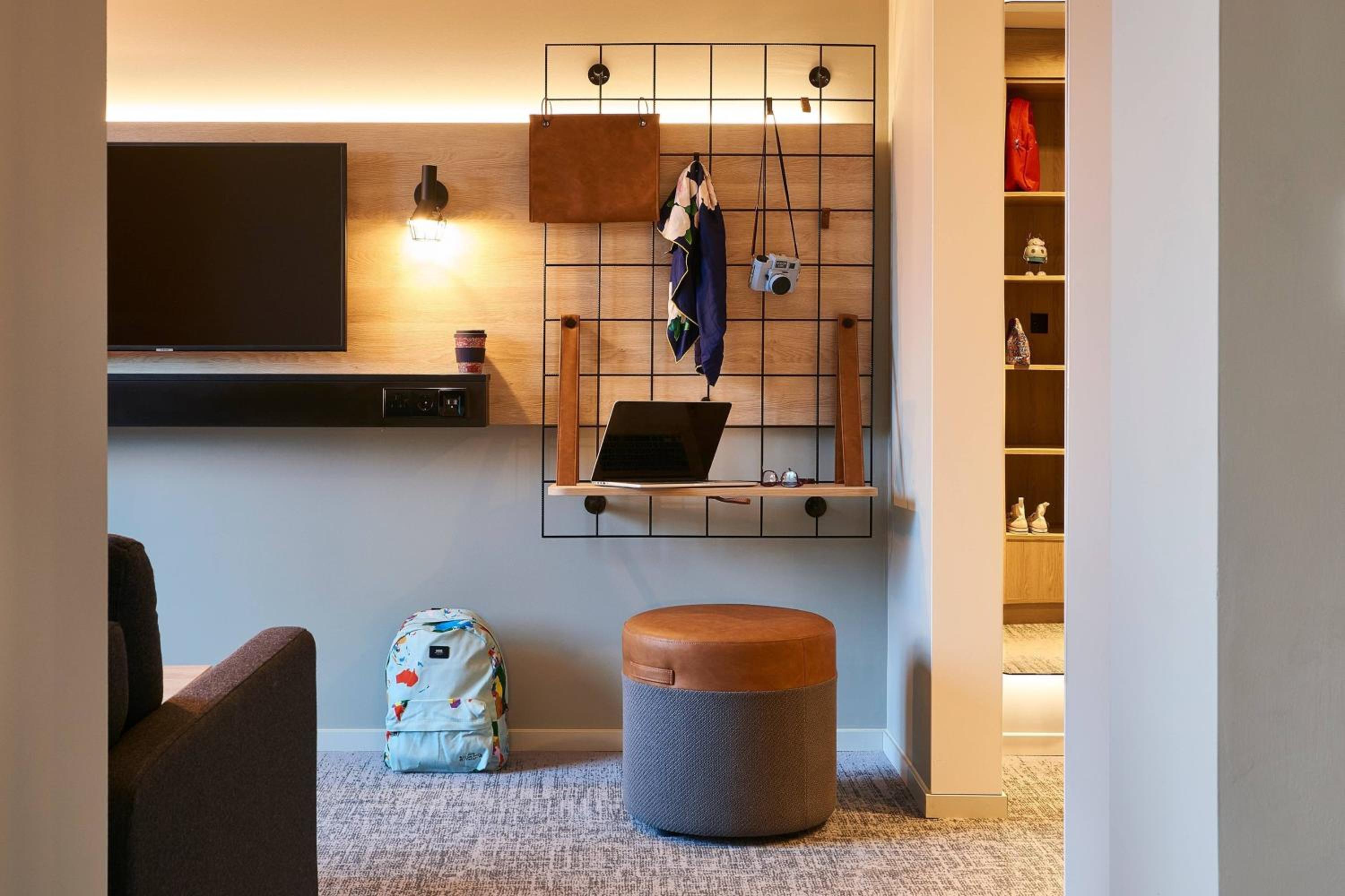 Moxy Extra Sleeper Queen Room with Sofa Bed