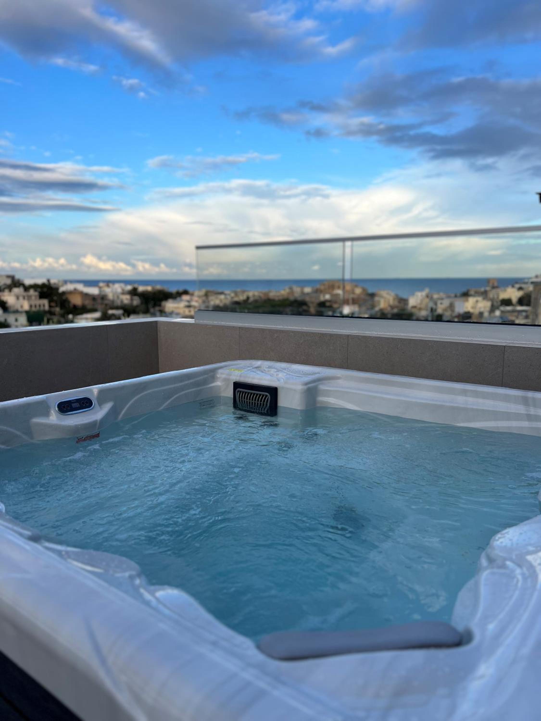 Suite with Hot Tub