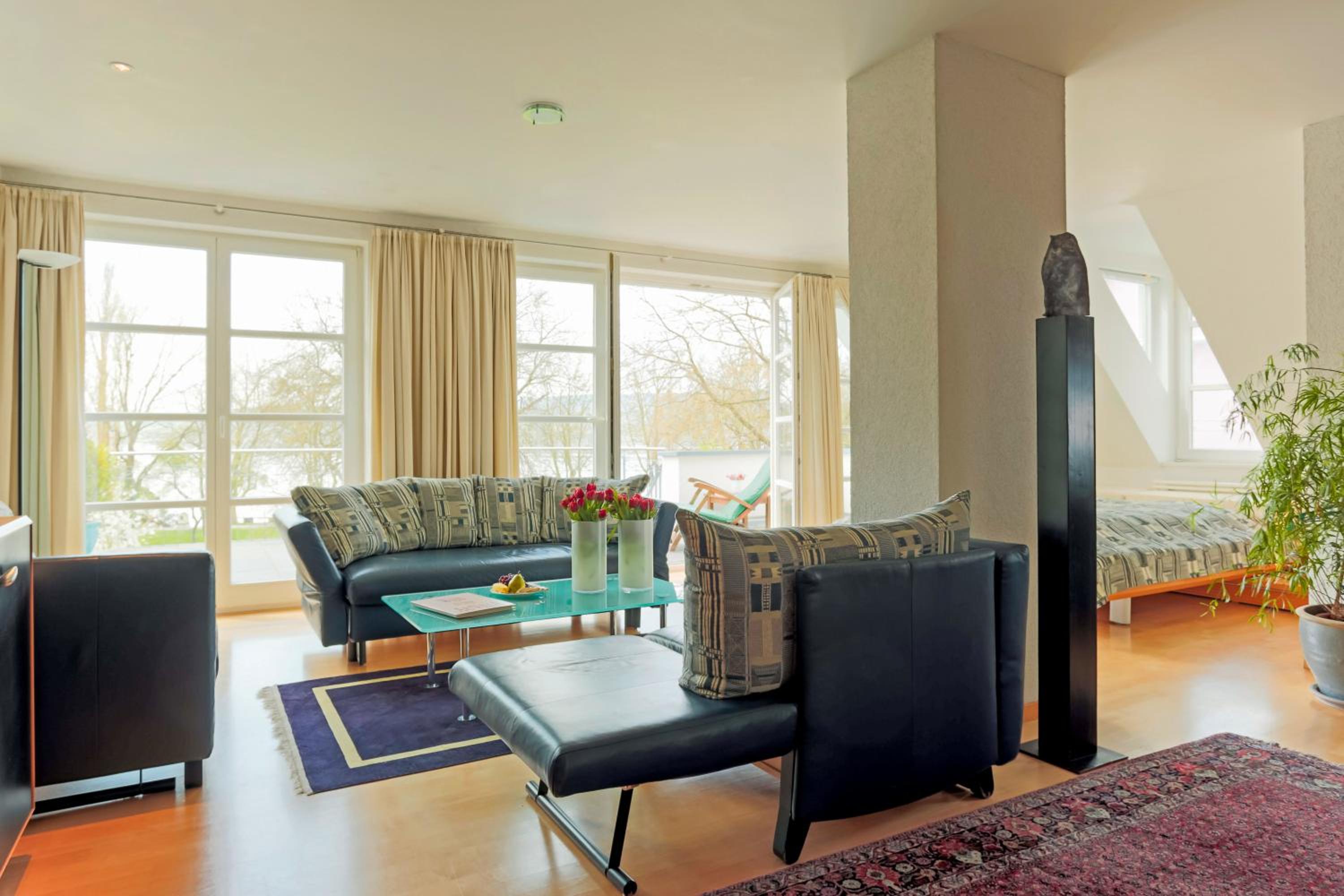 Apartment photo 2