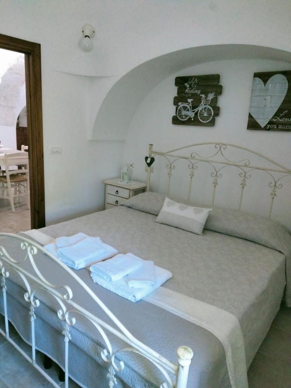 One-Bedroom House photo 1