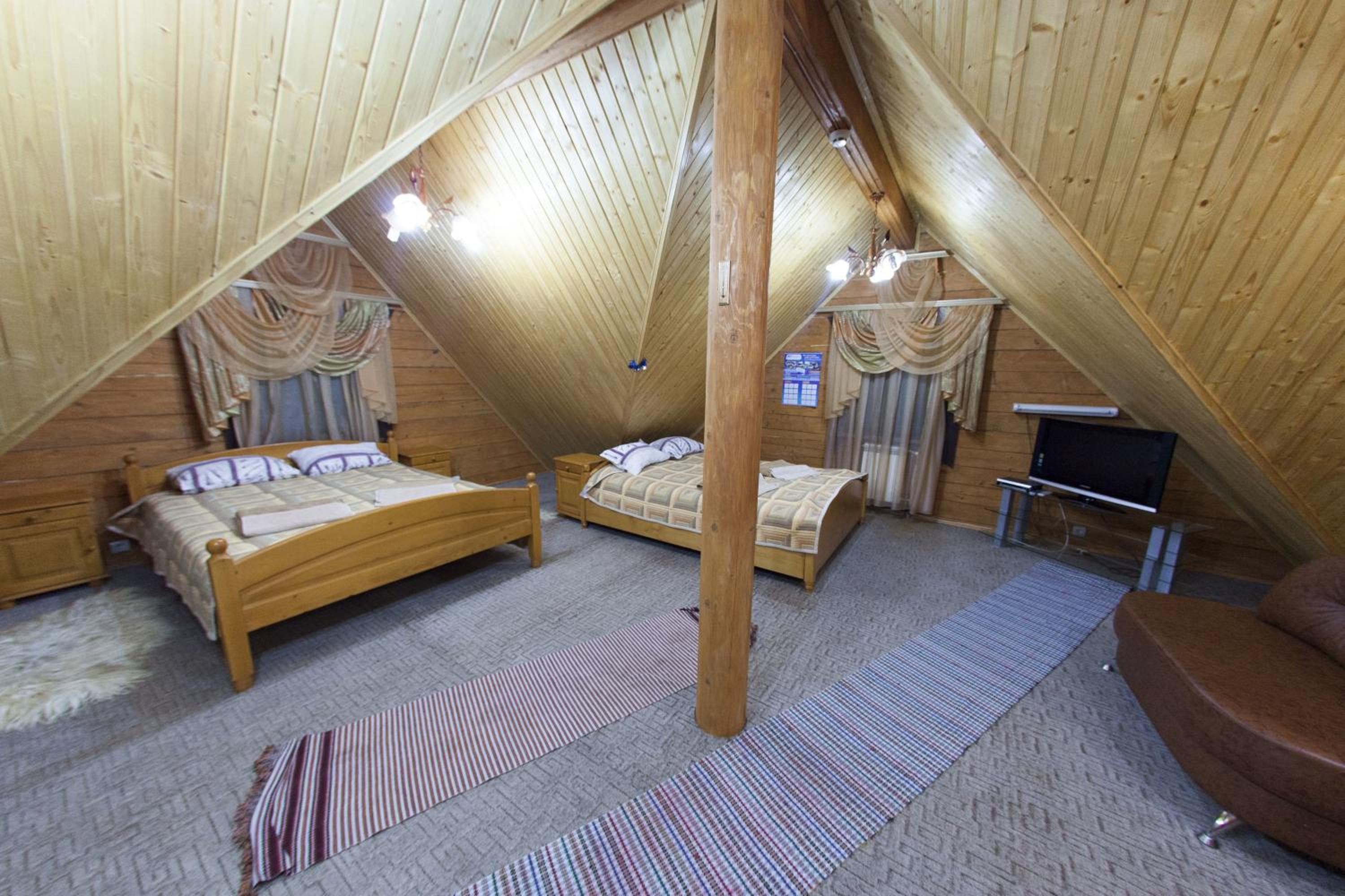 小屋 (12位成人)