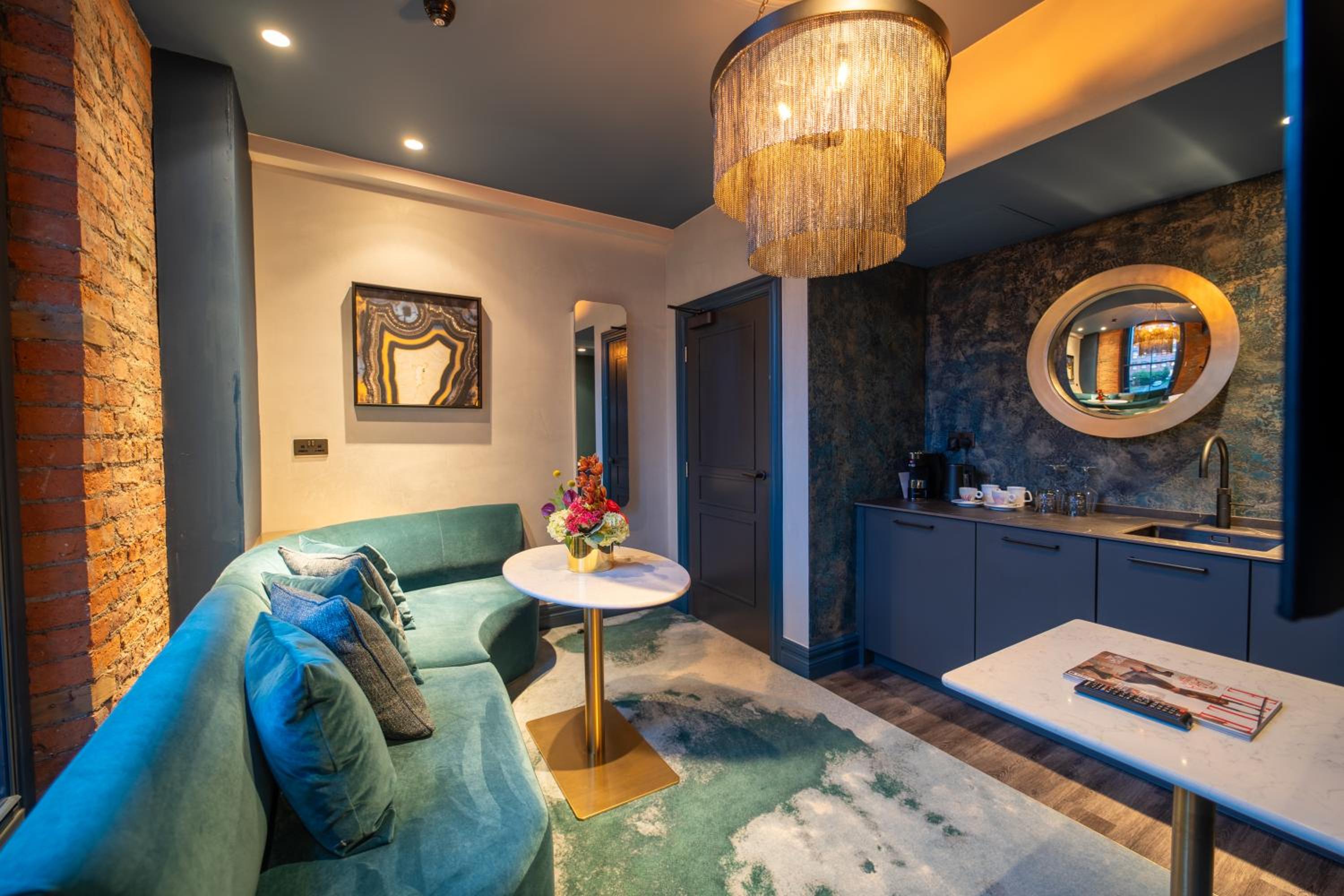 King Suite with Living Area and Kitchenette - Non-Smoking - Photo 5