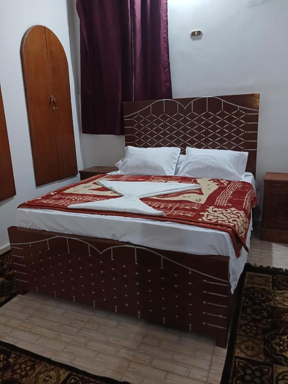 Double Room with Private Bathroom - Photo 2