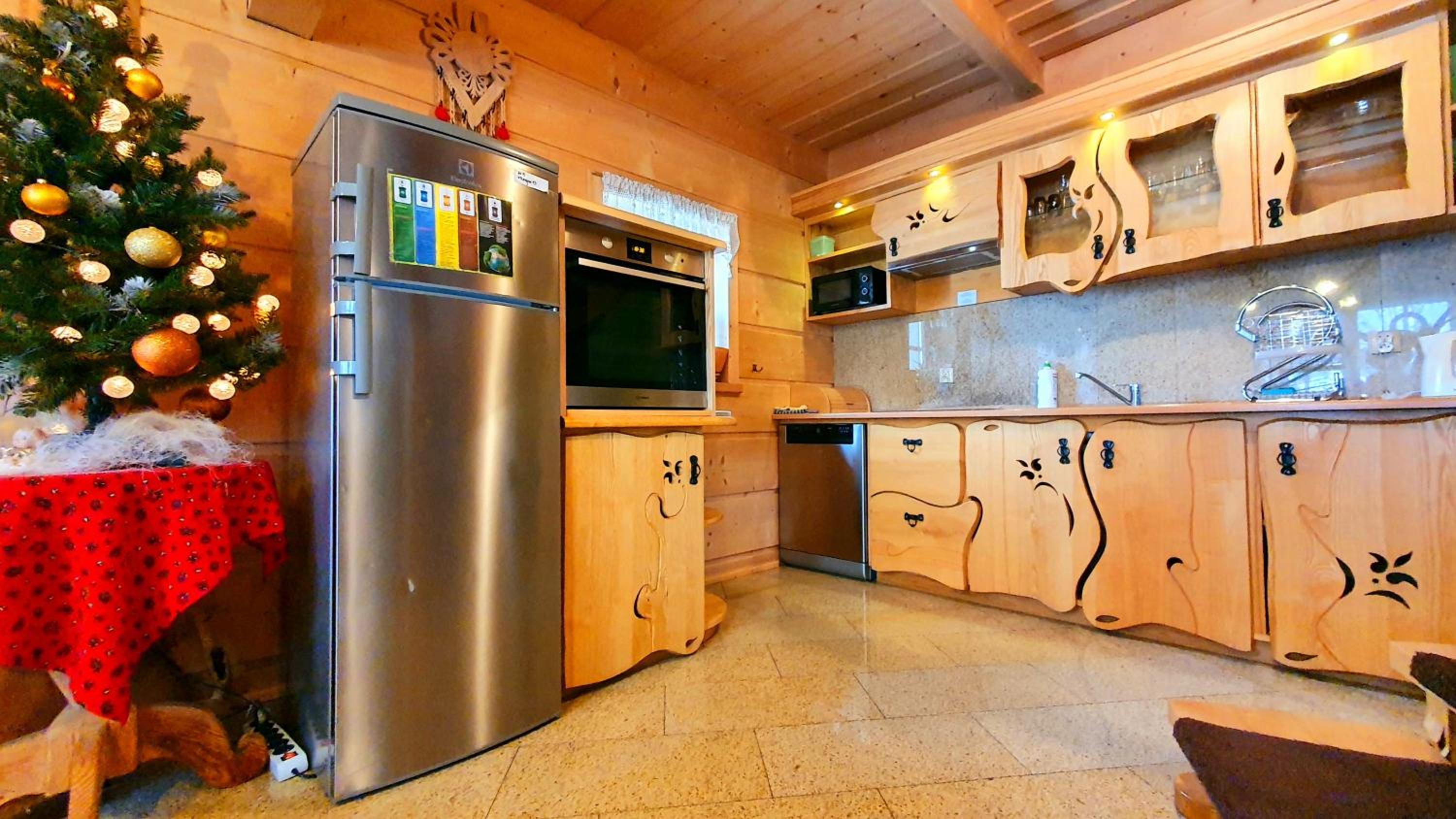 Three-Bedroom House photo 2