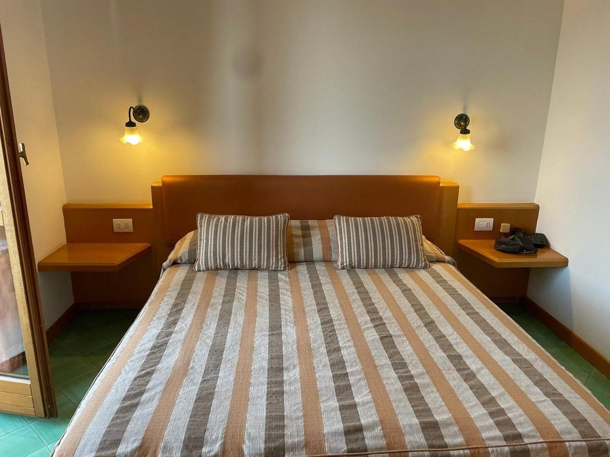 Double Room - Photo 5
