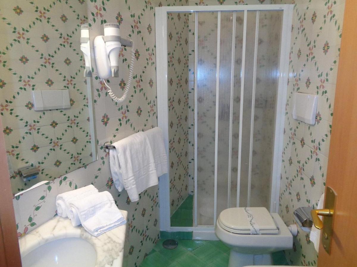 Triple Room - Photo 2