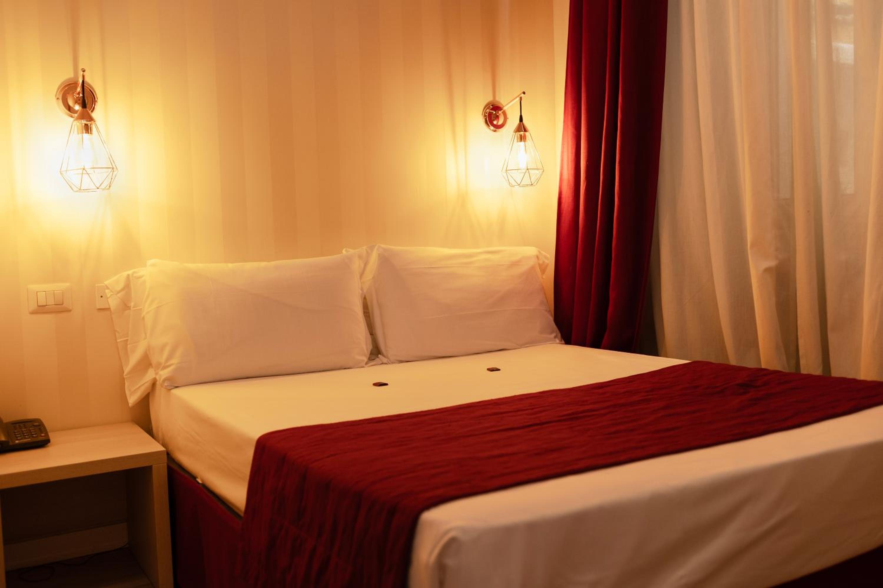 Economy Double Room photo 3