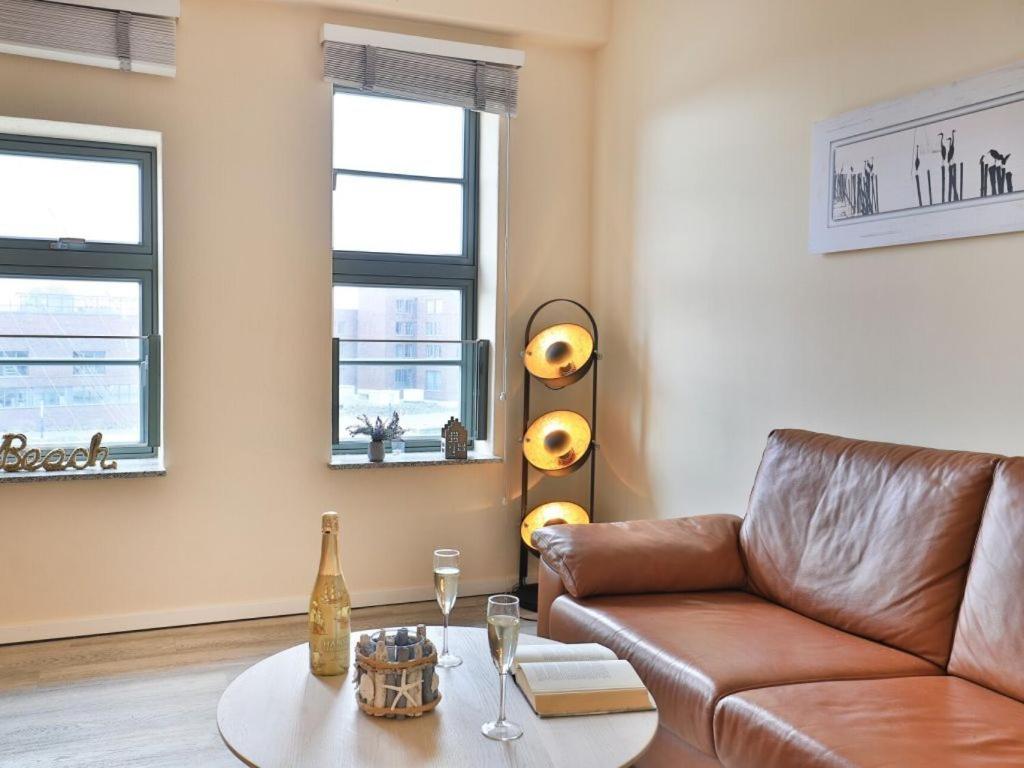 One-Bedroom Apartment with Shower