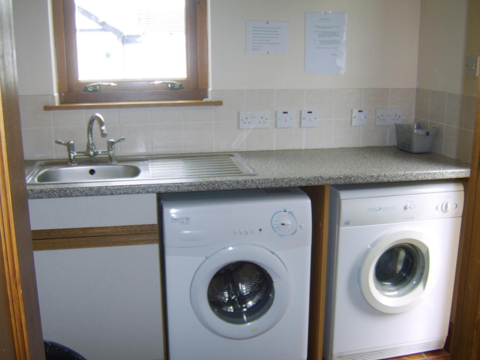Three-Bedroom House photo 3