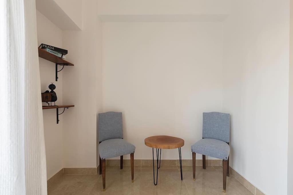 Three-Bedroom Apartment photo 2