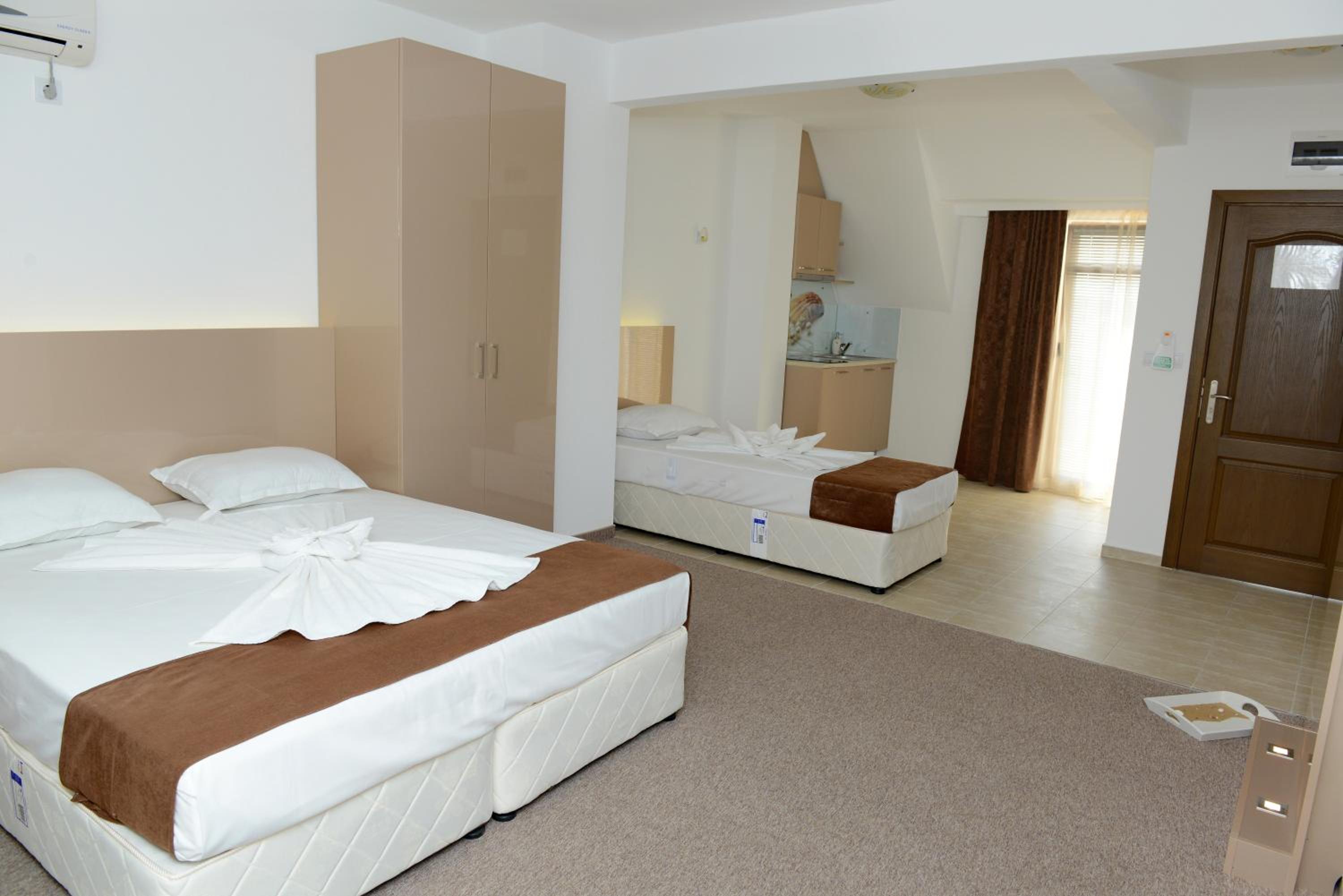 Large Studio with Balcony (3 Adults) photo 1