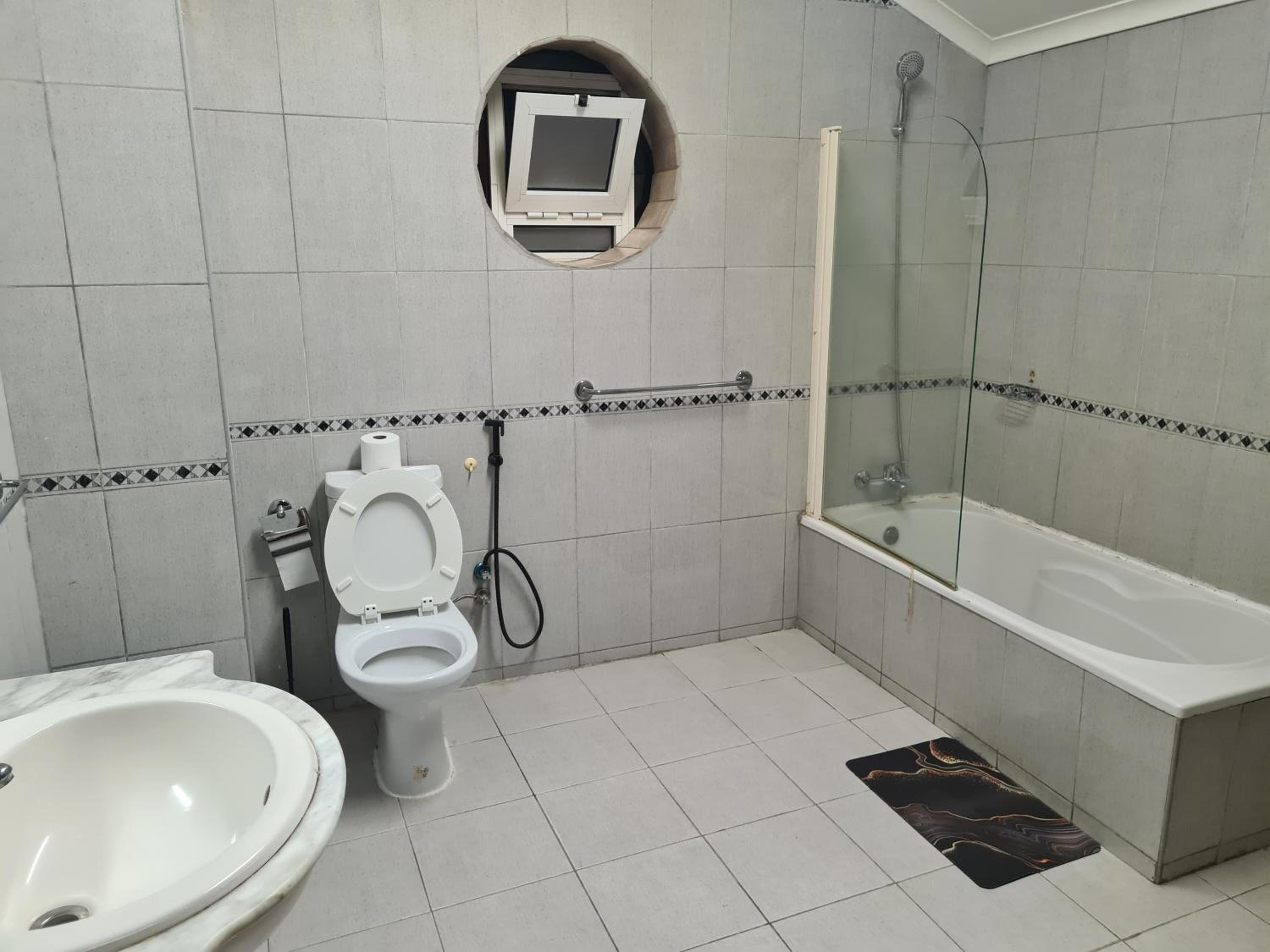 Twin Room with Shared Bathroom photo 2