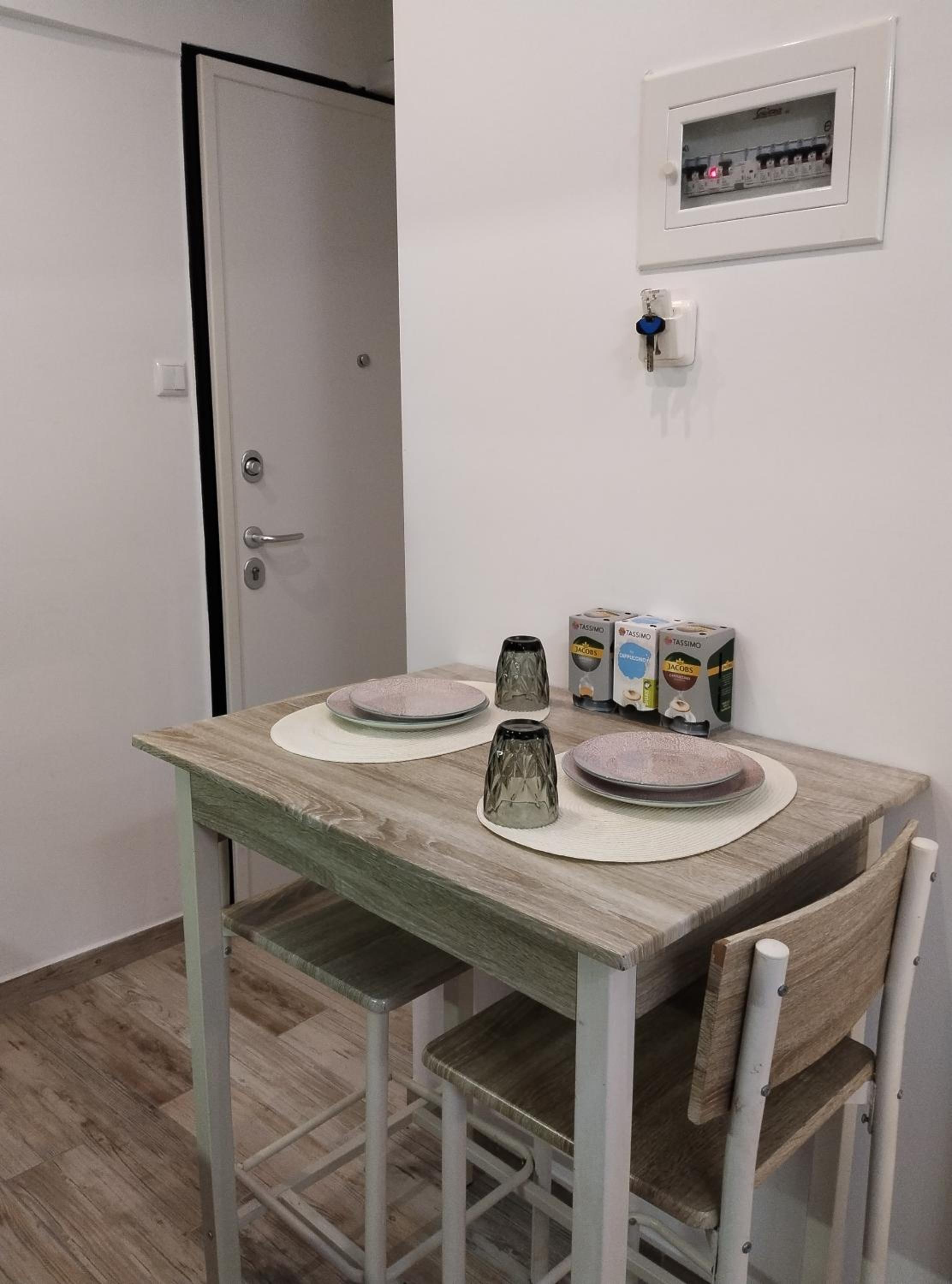 One-Bedroom Apartment photo 2