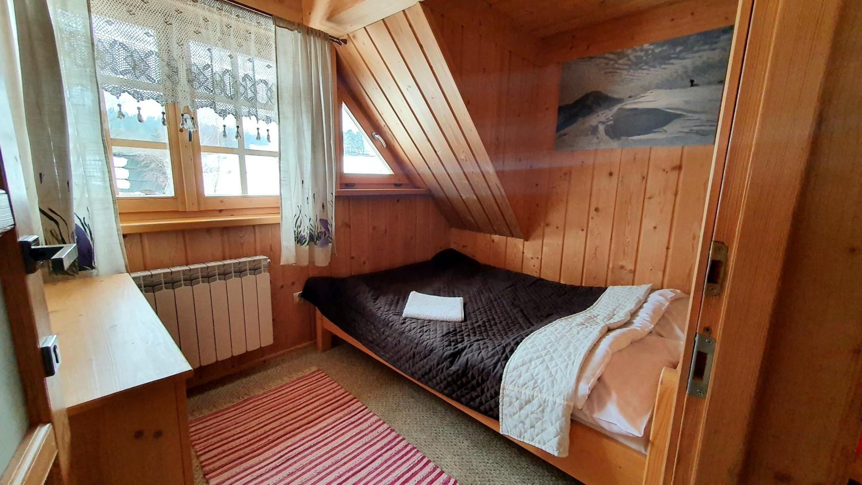 Three-Bedroom House photo 3