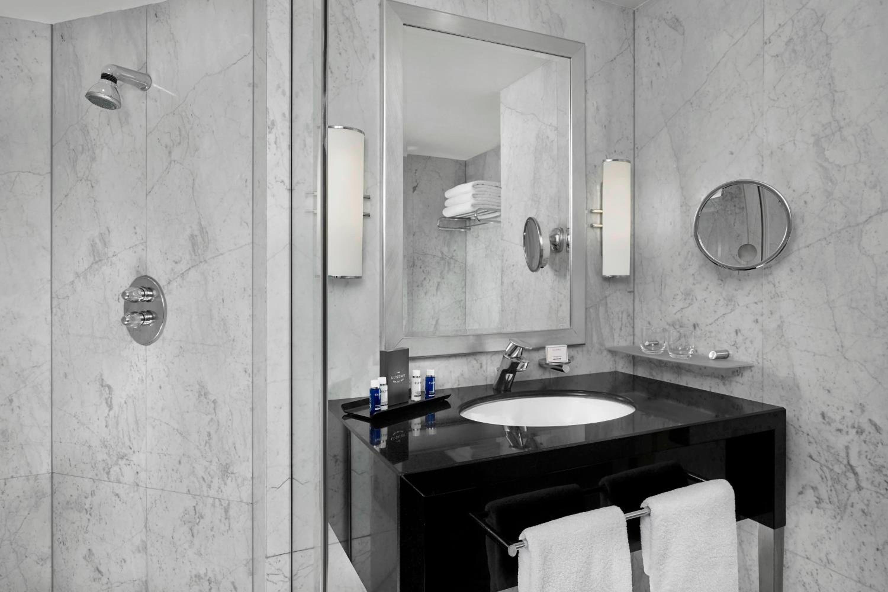 Classic Room, Guest room, 1 King photo 3