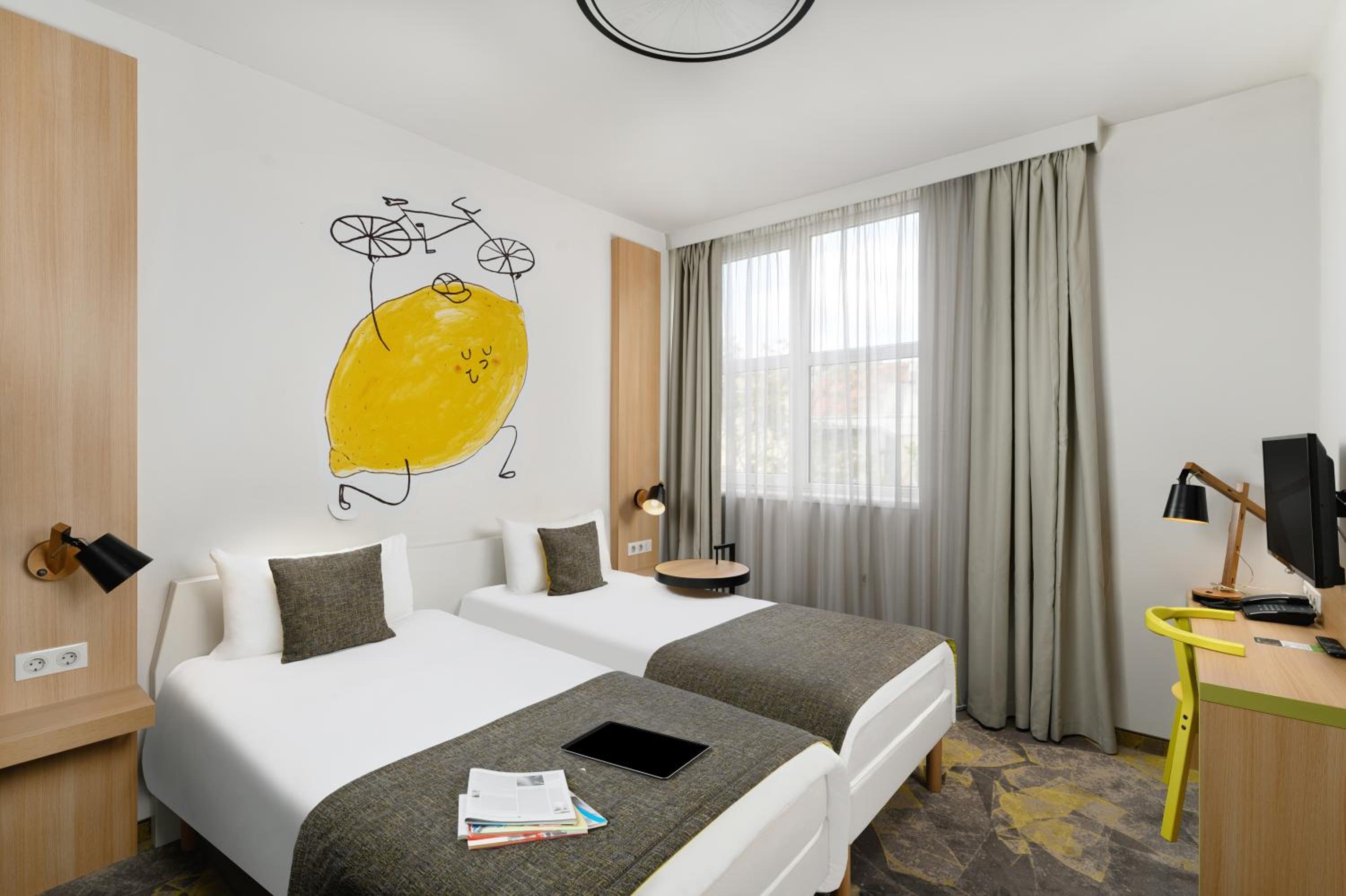 Design Room with Two Single Beds