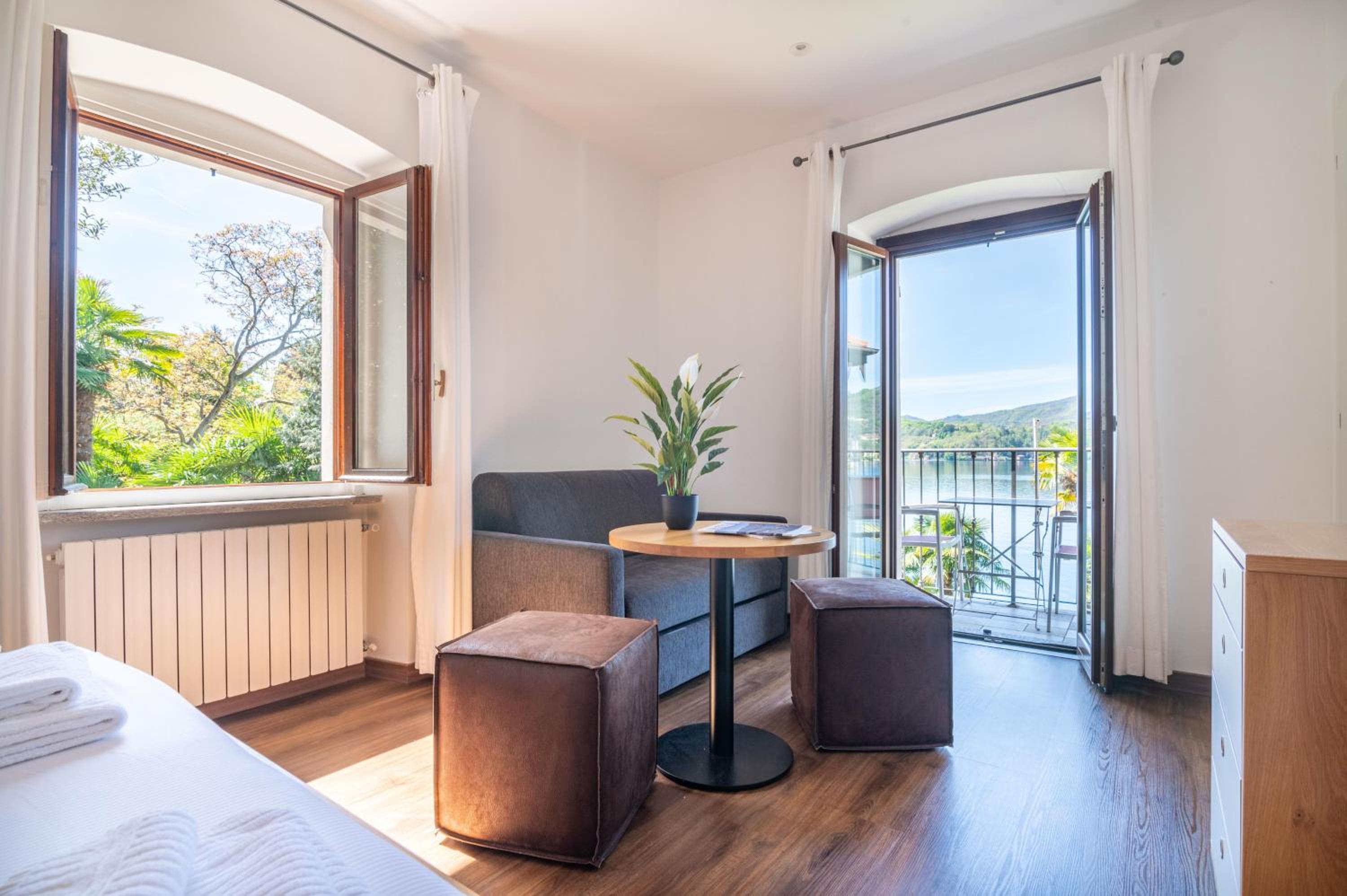 Apartment with Lake View photo 1