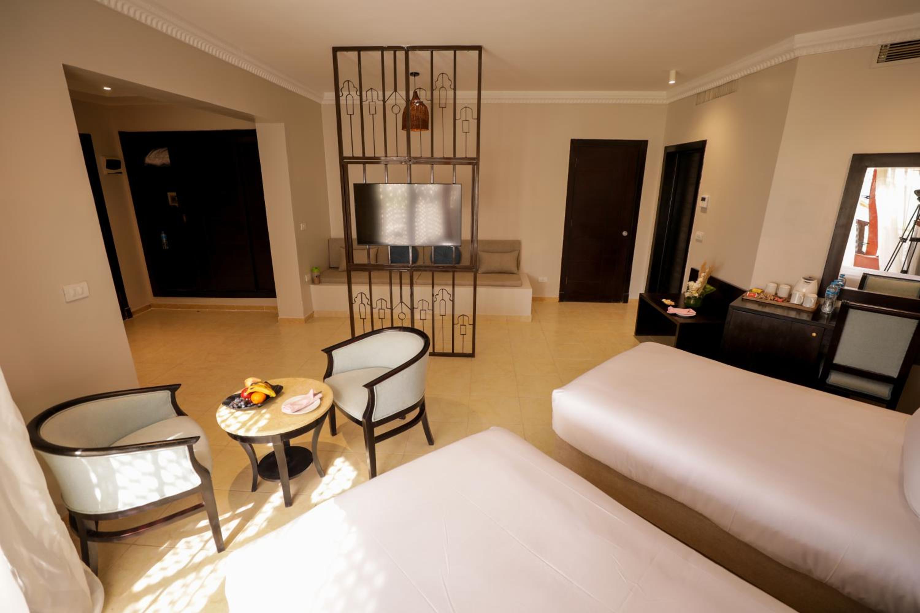 Family Room - Photo 14