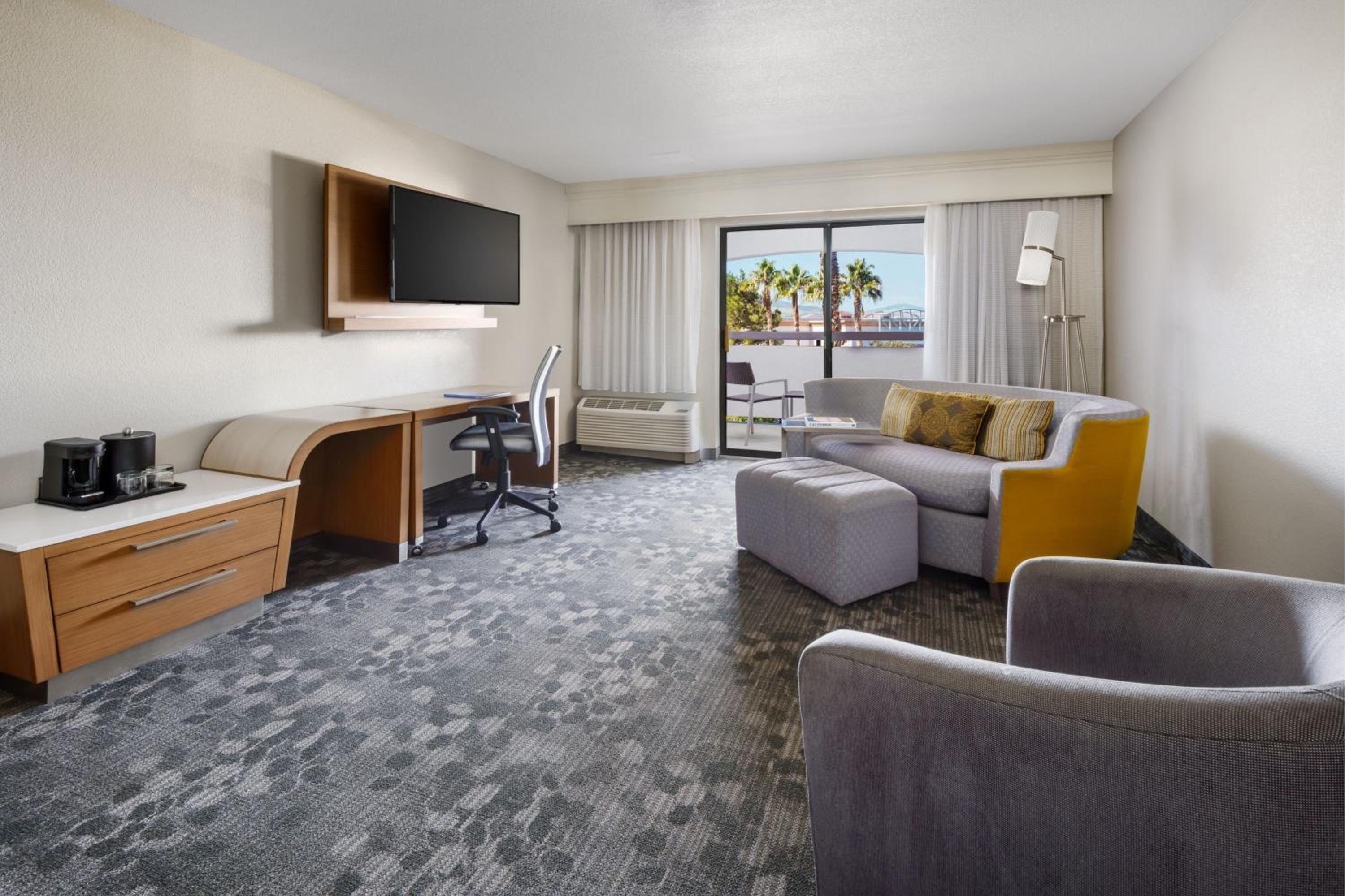 One-Bedroom King Suite with Sofa Bed - Photo 6
