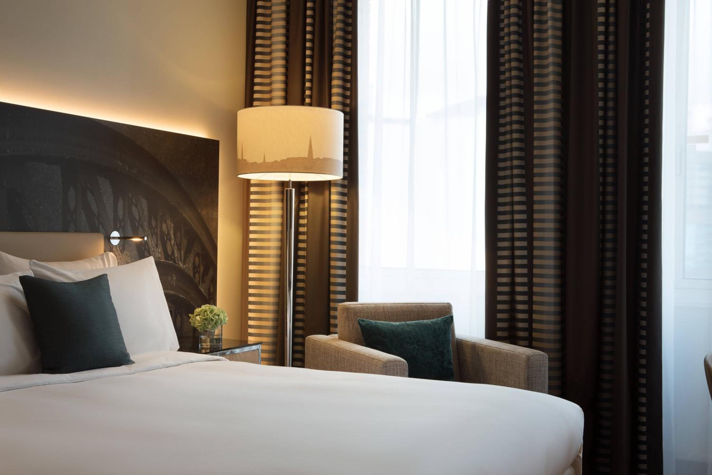 Broschek Room, Smaller Guest room, 1 Double