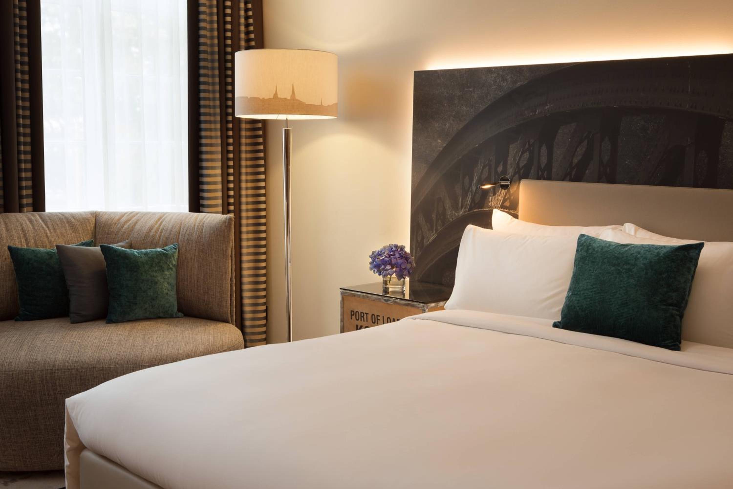 Superior Room, Larger Guest room, 1 King