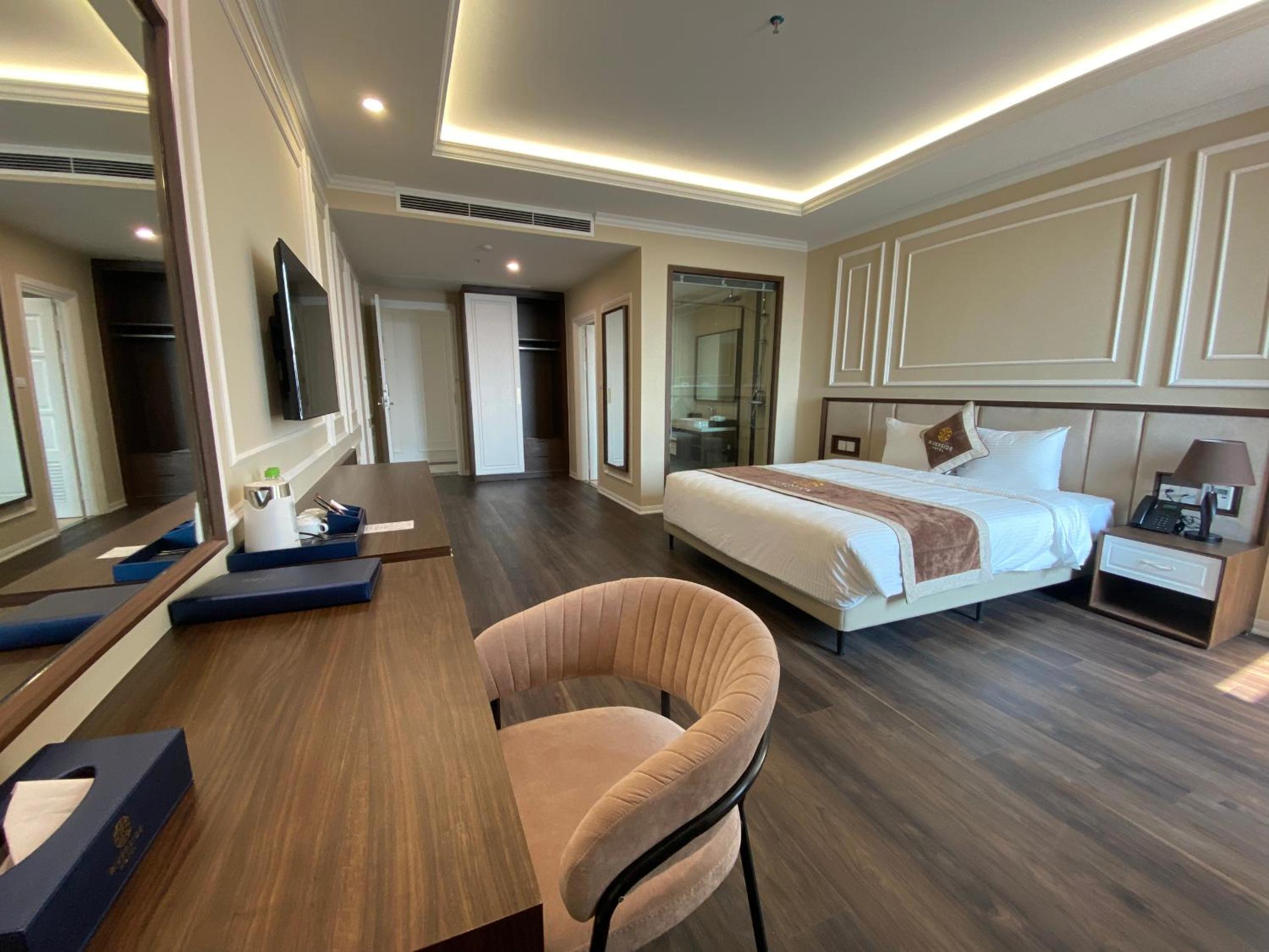 Deluxe Double Room - Photo 11