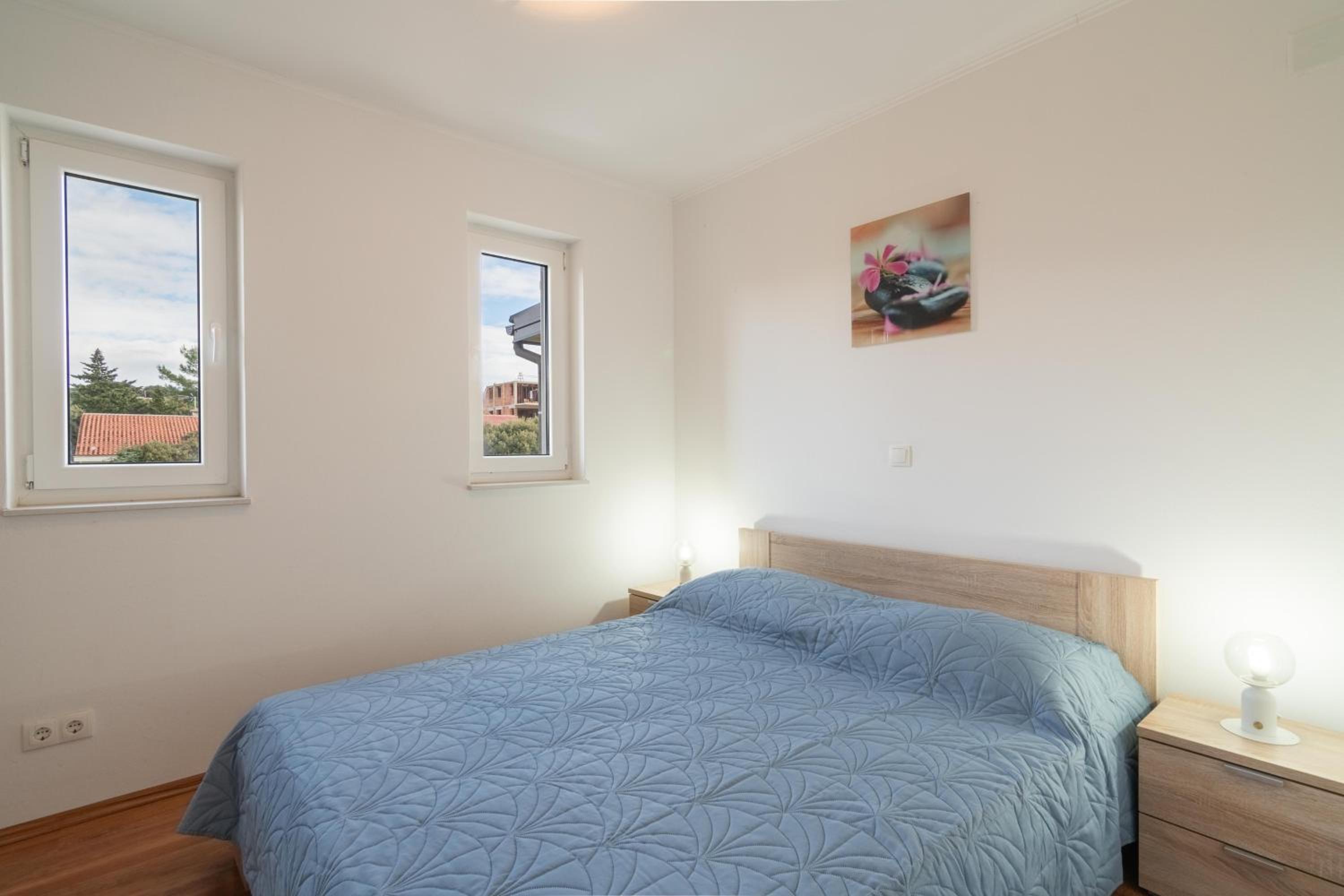 One-Bedroom Apartment with Balcony and Sea View photo 1