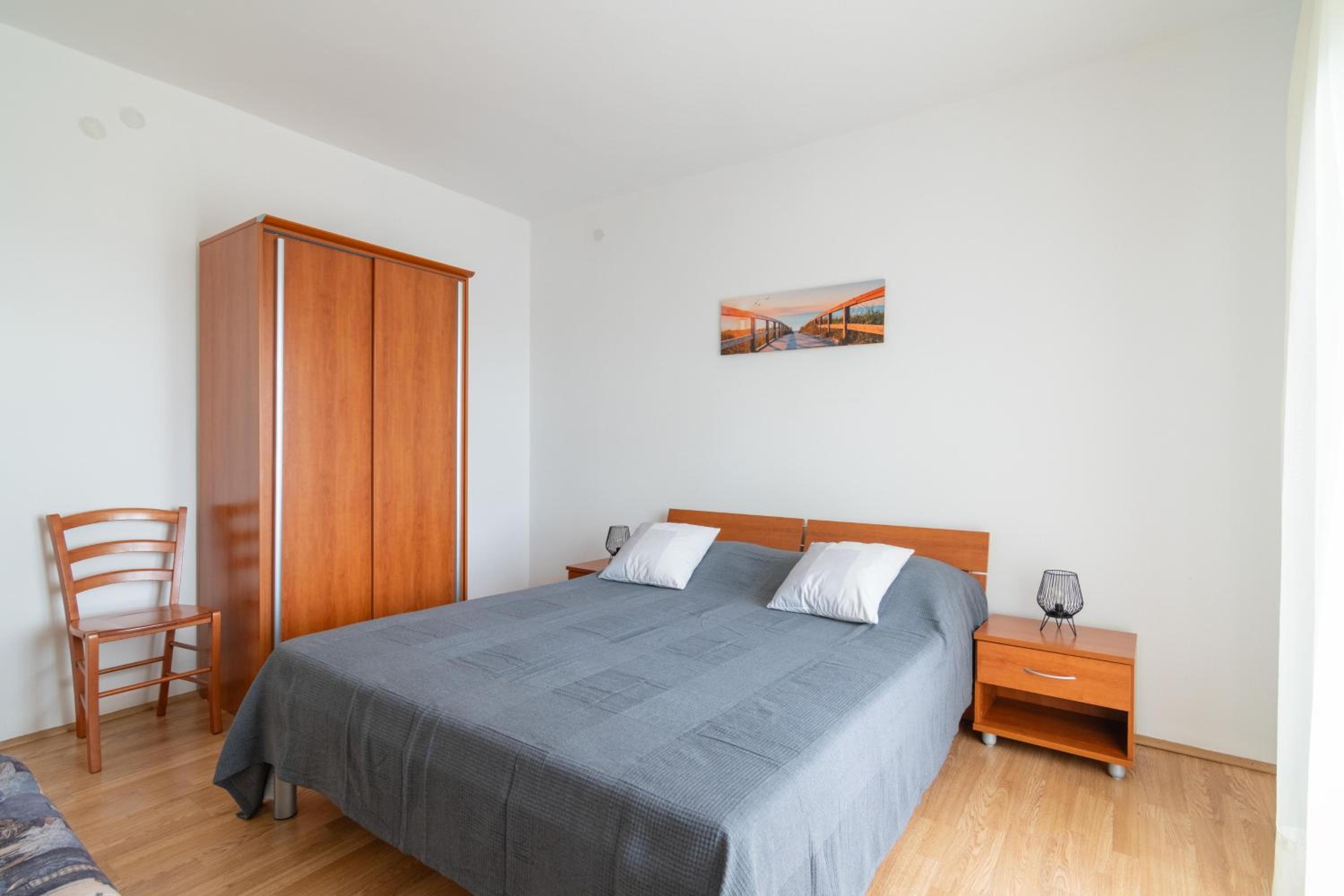 One-Bedroom Apartment with Balcony and Sea View photo 3