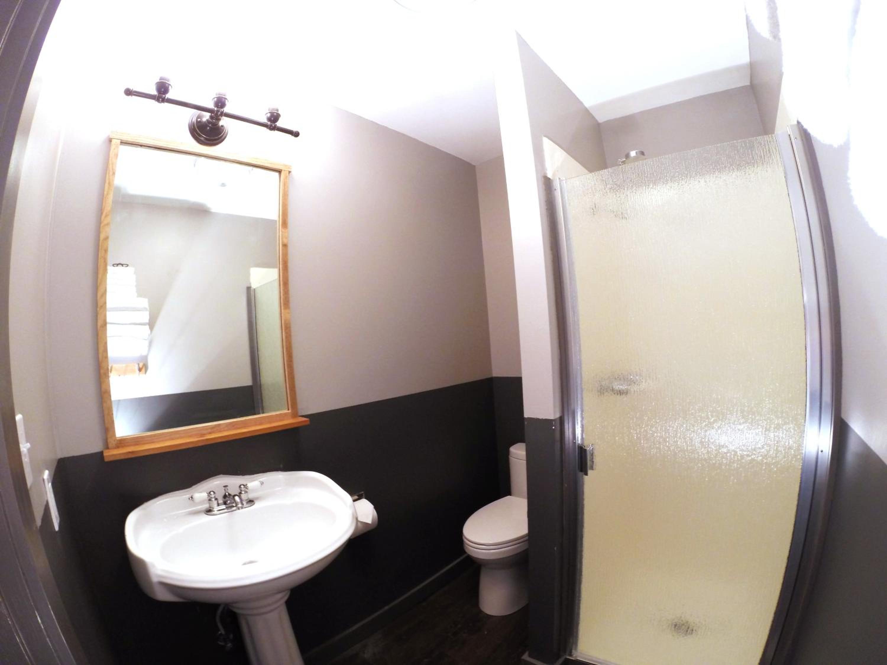 Queen Room photo 3