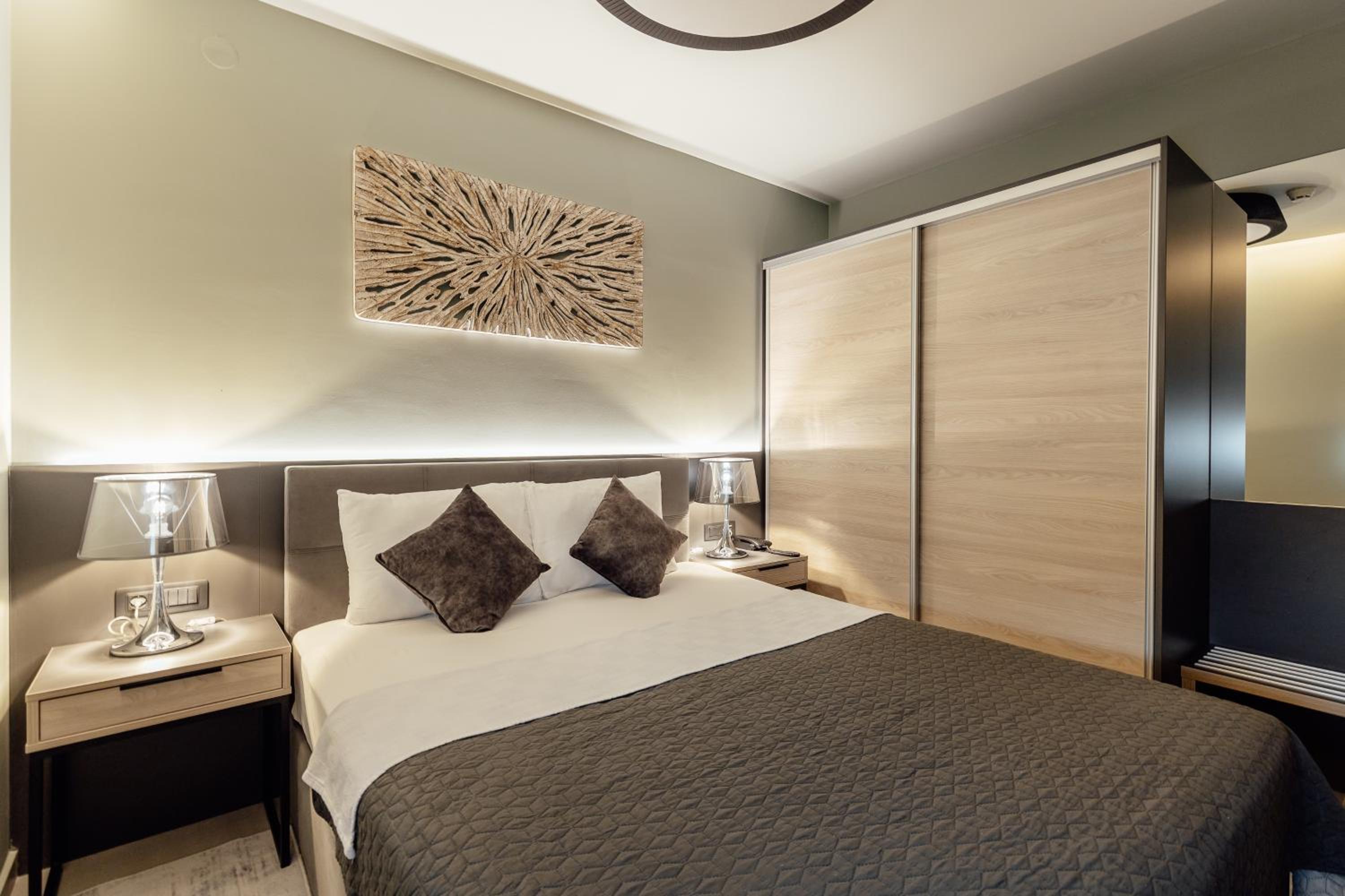 Standard Suite - Photo 9