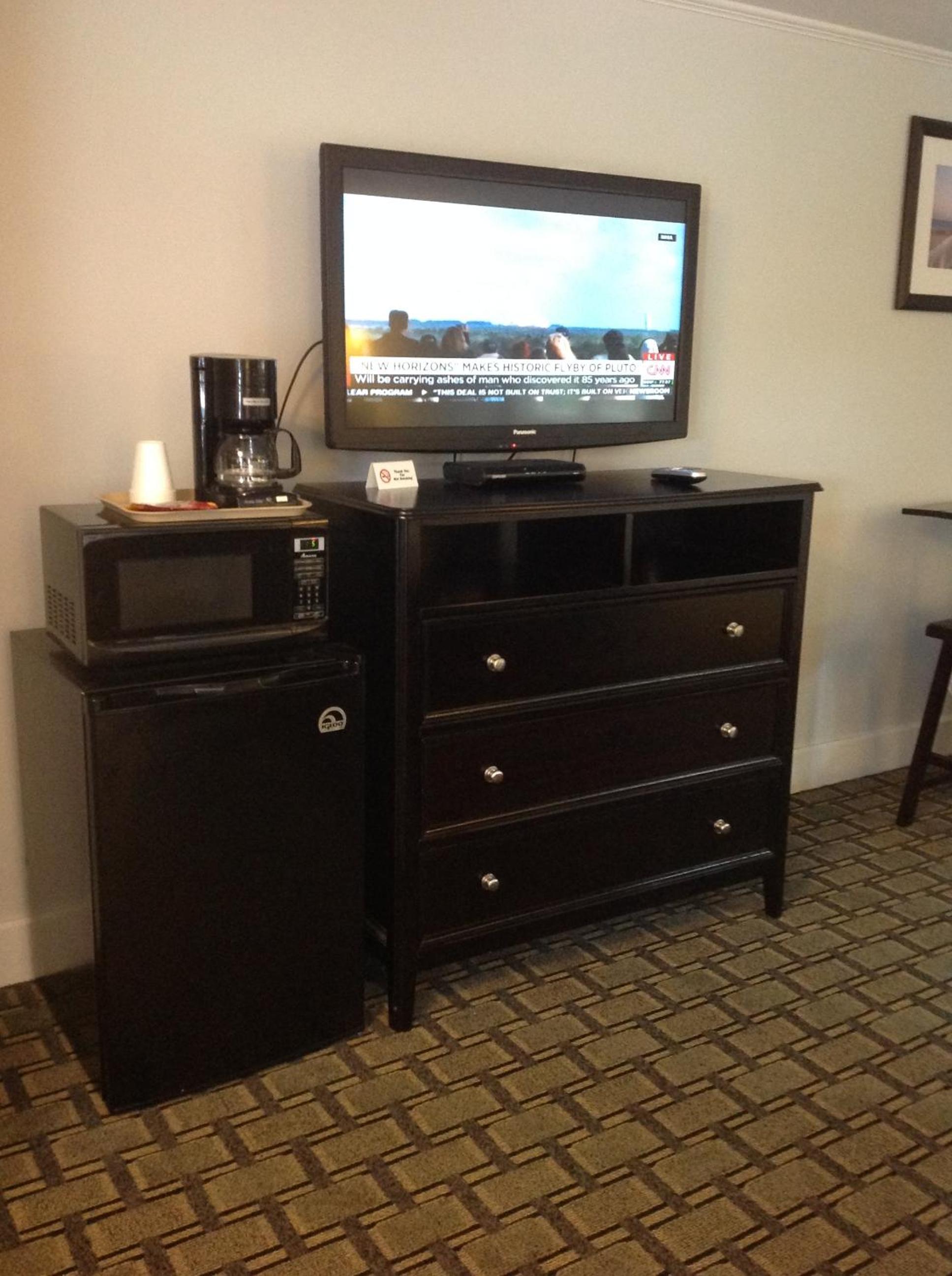 Deluxe King Room - Photo 11
