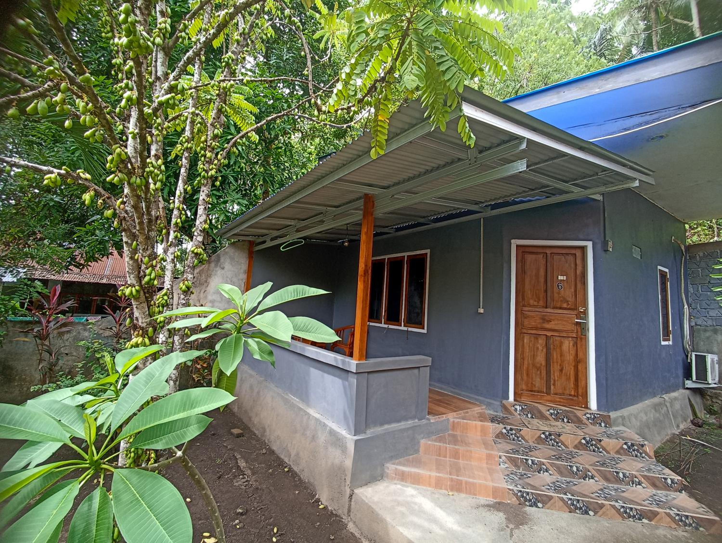 Family Room with Private Bathroom - Photo 4