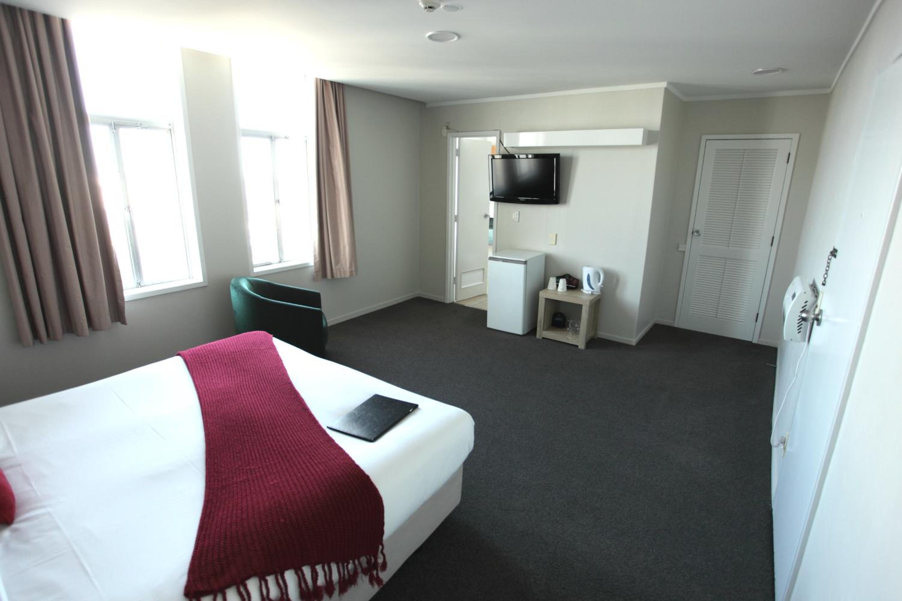 Standard King Room photo 1