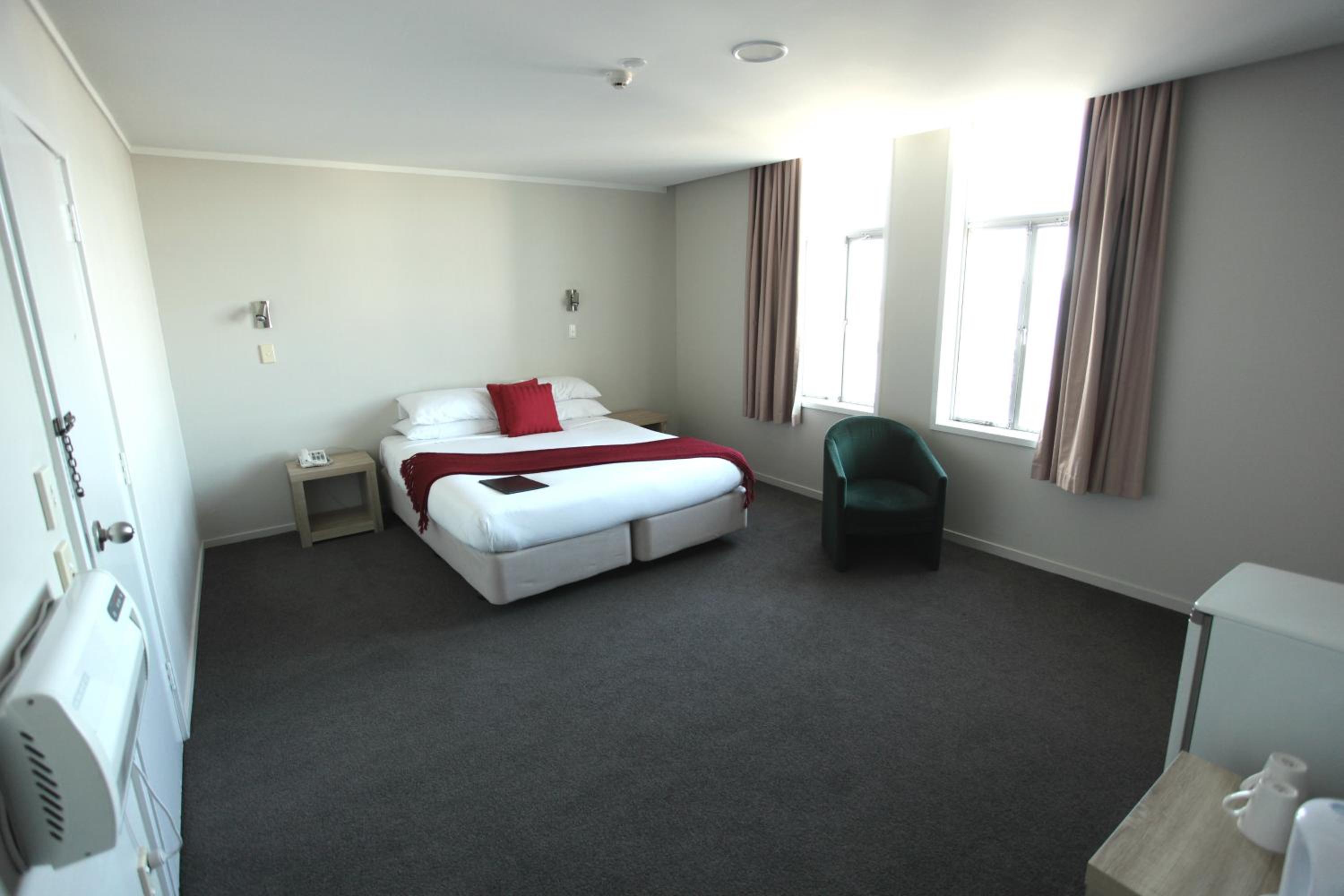 Standard King Room photo 3
