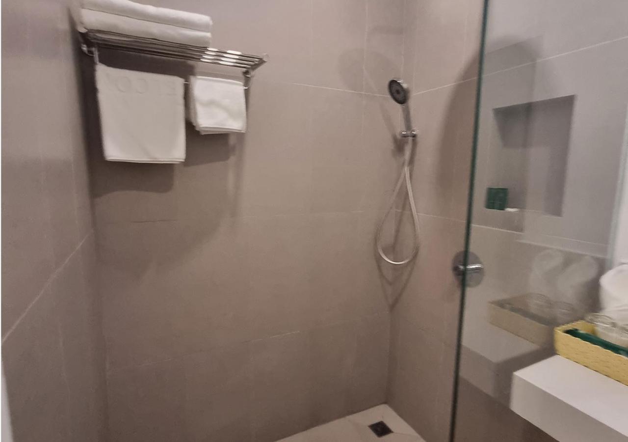 Standard Double Room - Photo 4