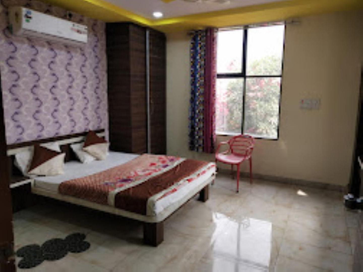 Standard King Room photo 3
