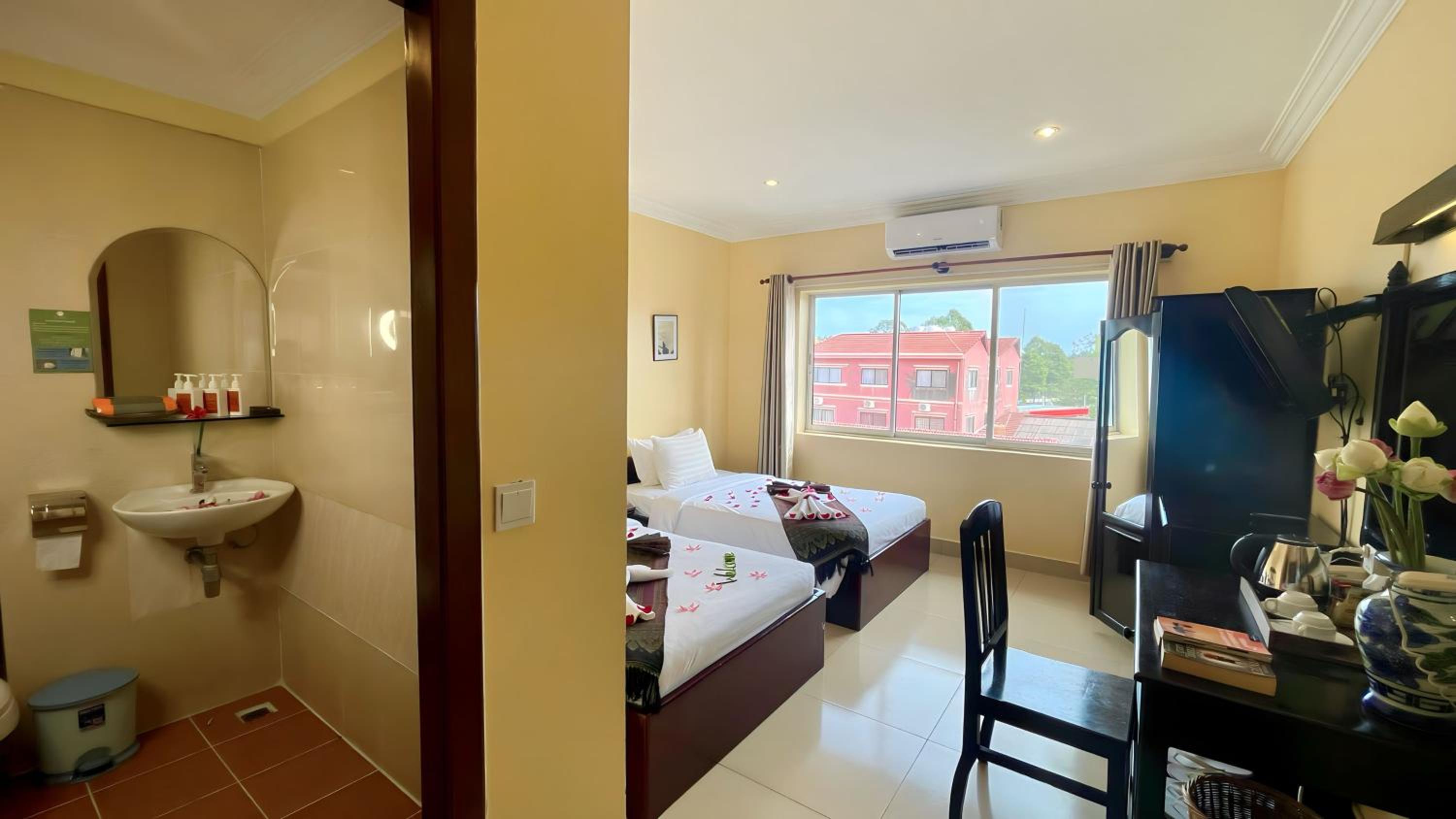 Deluxe Double or Twin Room - Free Pick up  - Photo 6