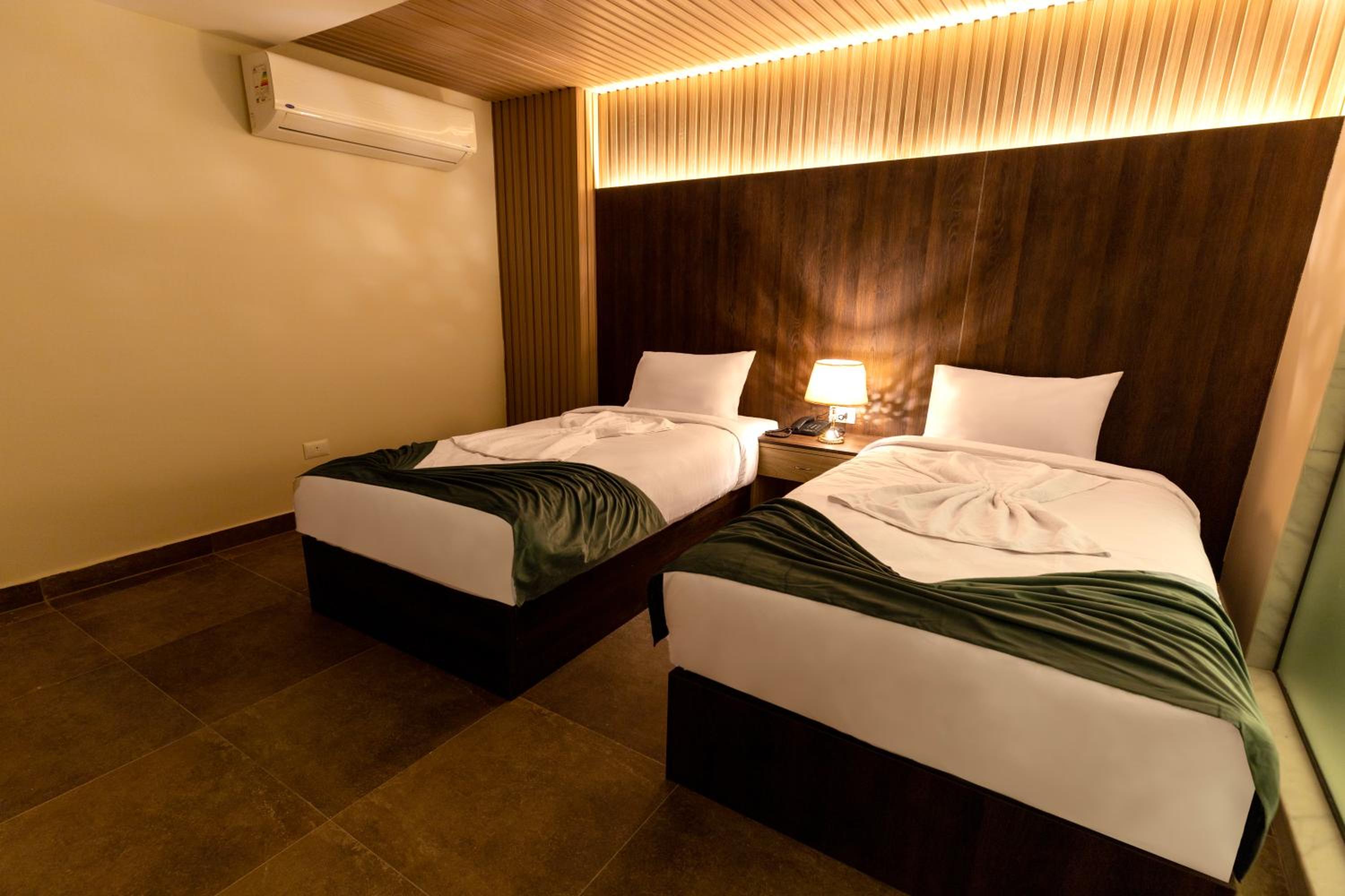 Standard Twin Room photo 2