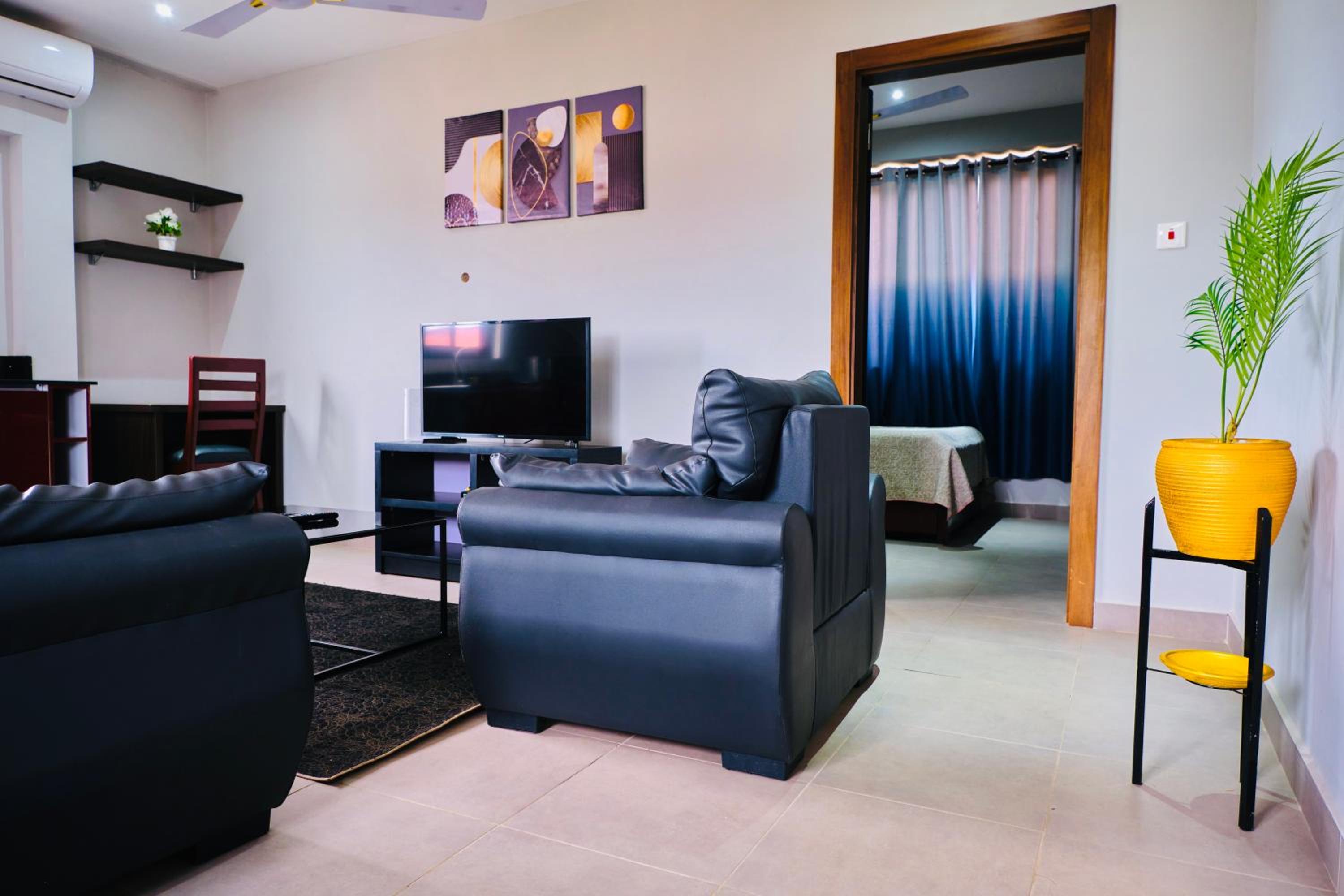 One-Bedroom Apartment photo 1